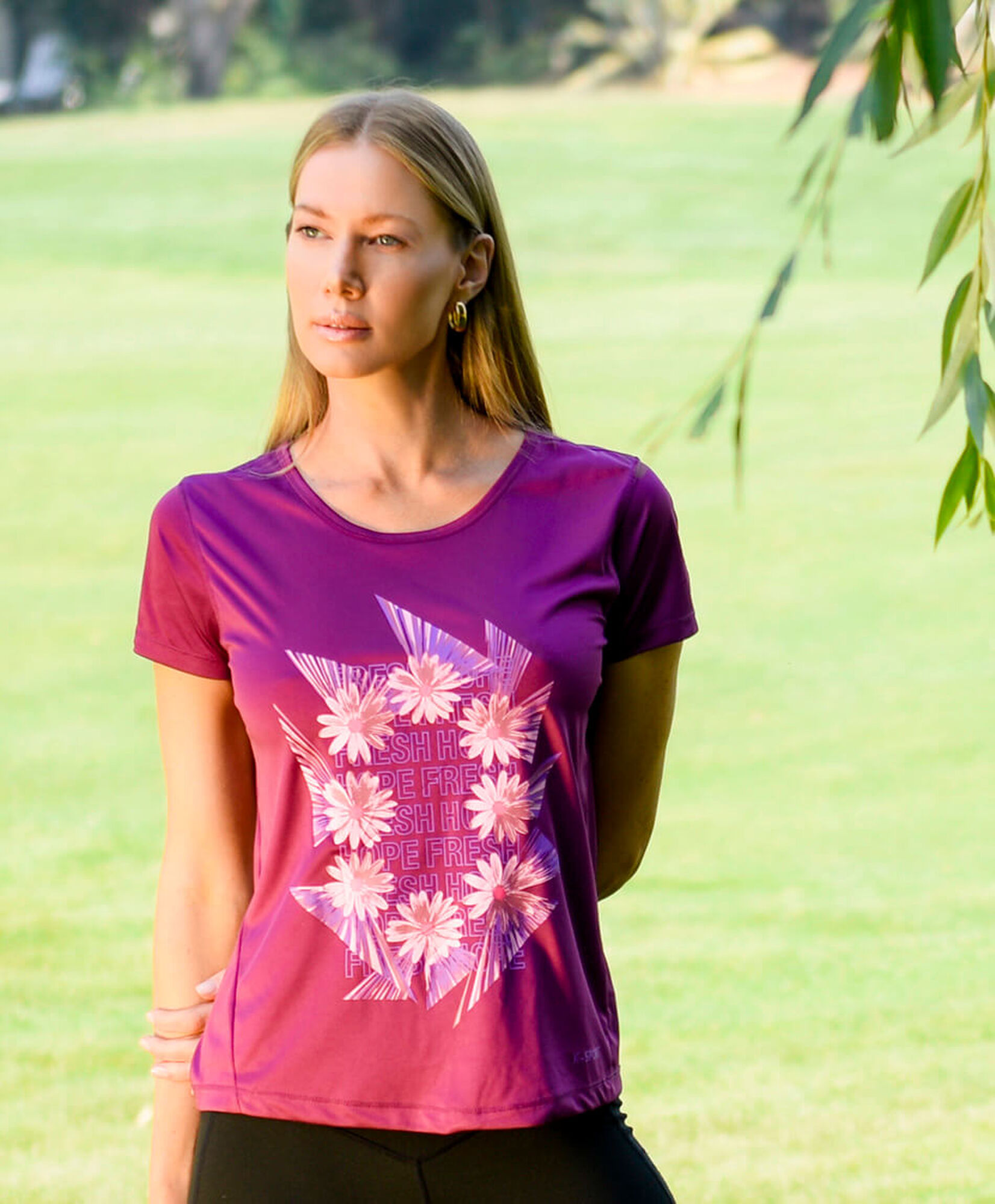 Polera deportiva mujer floral mesh crop Polera deportiva mujer floral mesh crop