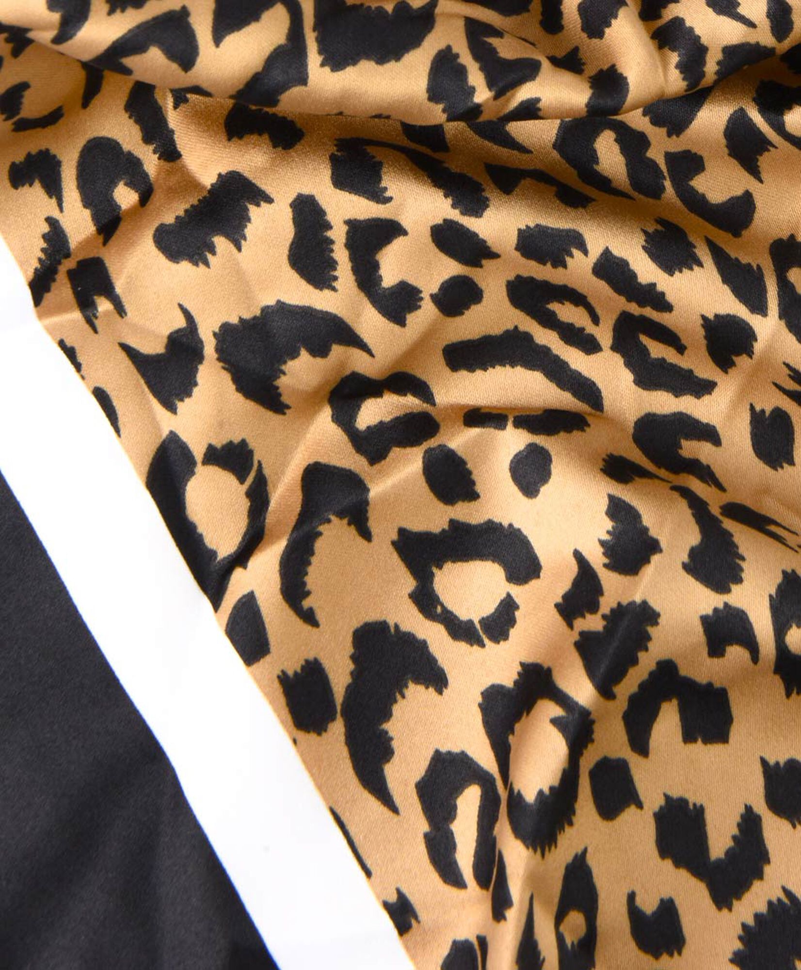 Pañuelo mujer animal print Pañuelo mujer animal print