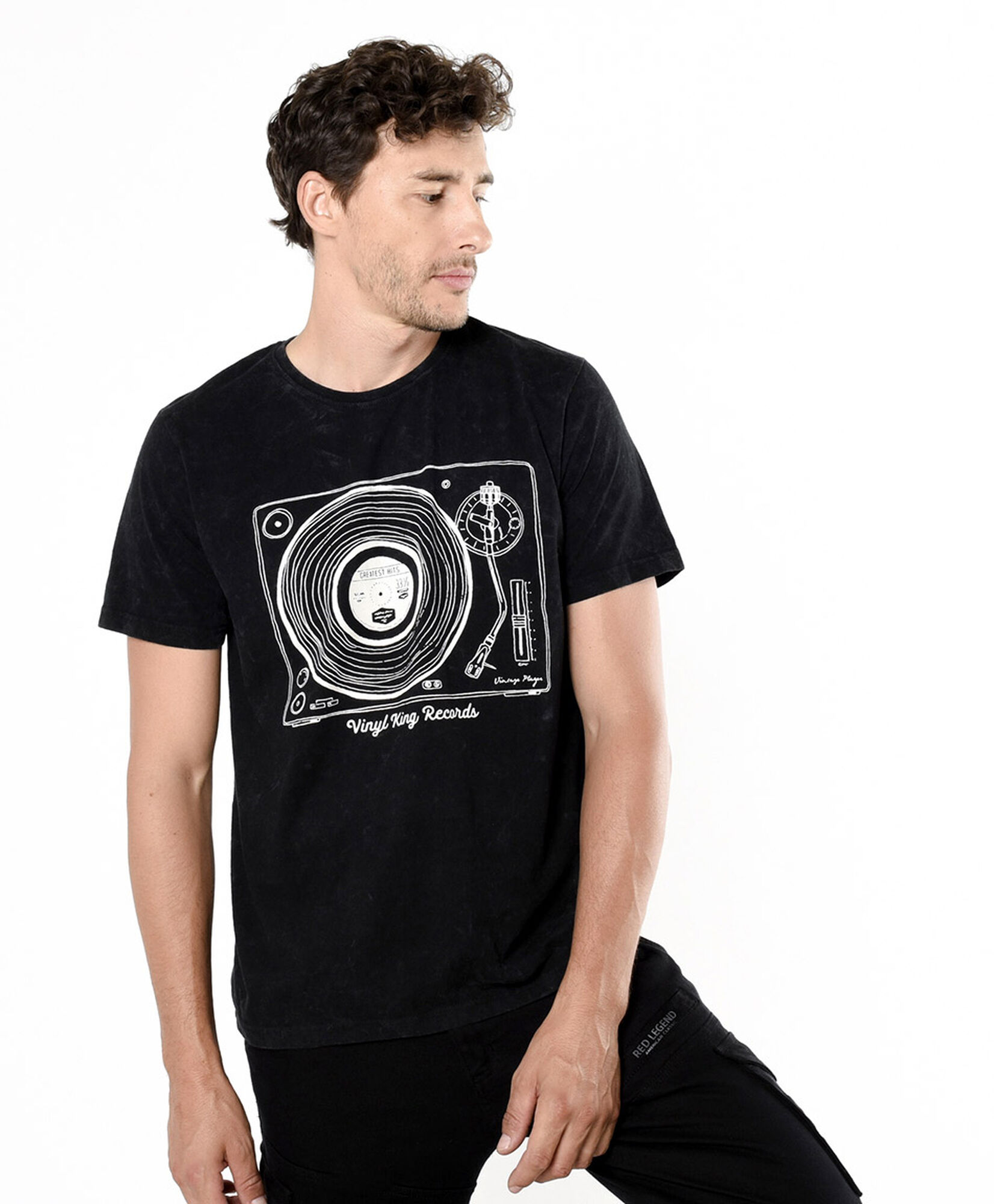 Polera hombre estampado toca discos Polera hombre estampado toca discos
