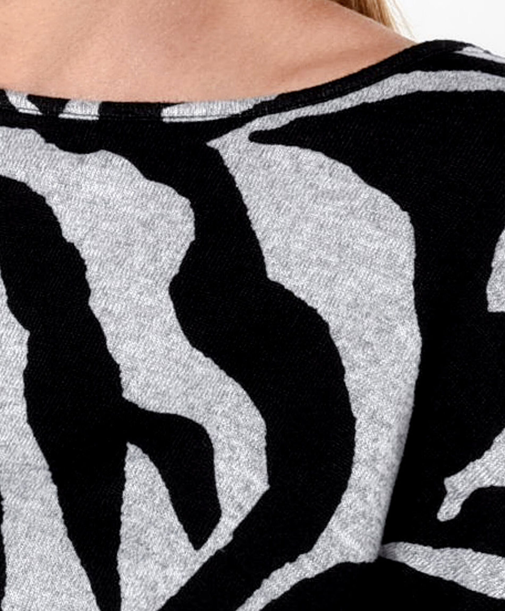 Polera mujer lanosa animal print Polera mujer lanosa animal print