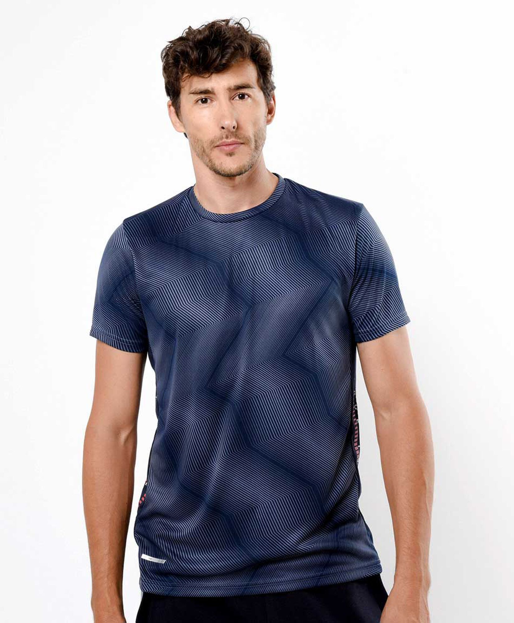 Polera deportiva hombre líneas zigzag Polera deportiva hombre líneas zigzag