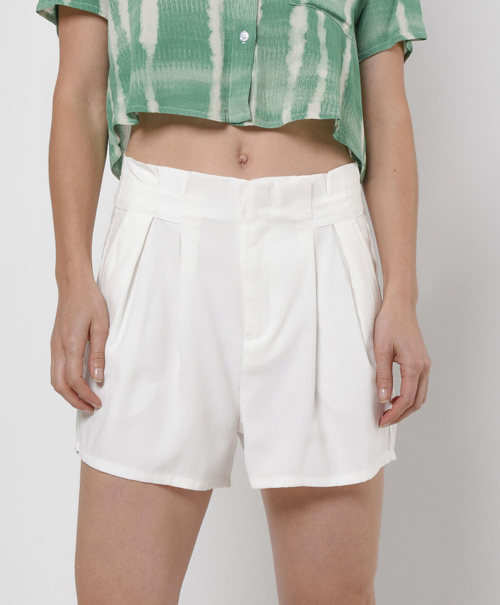 Short mujer clásico pinzas Short mujer clásico pinzas