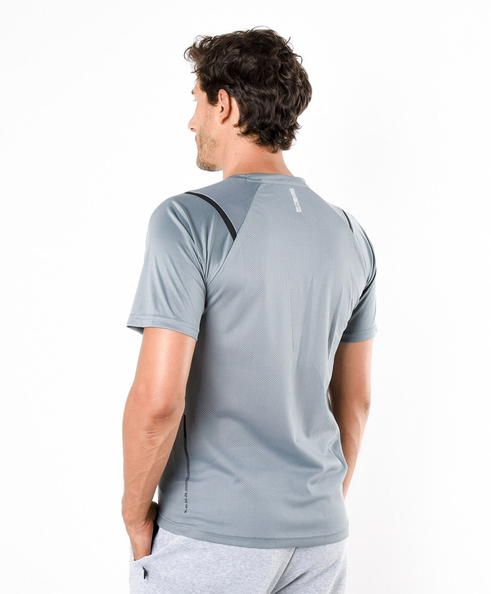 Polera deportiva hombre print puntitos Polera deportiva hombre print puntitos
