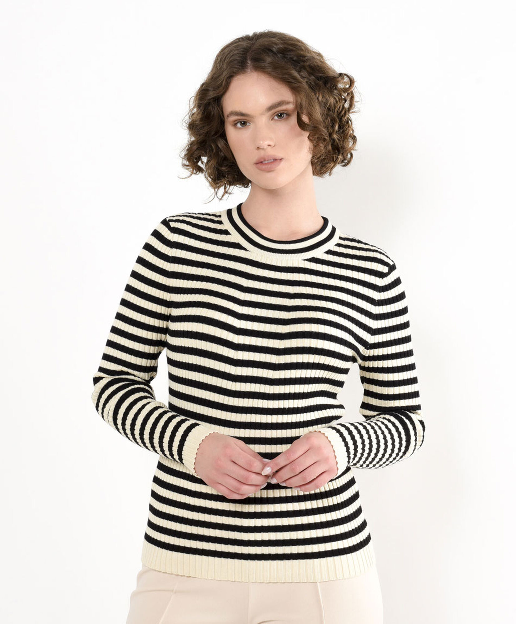 Sweater mujer líneas ajustado Sweater mujer líneas ajustado
