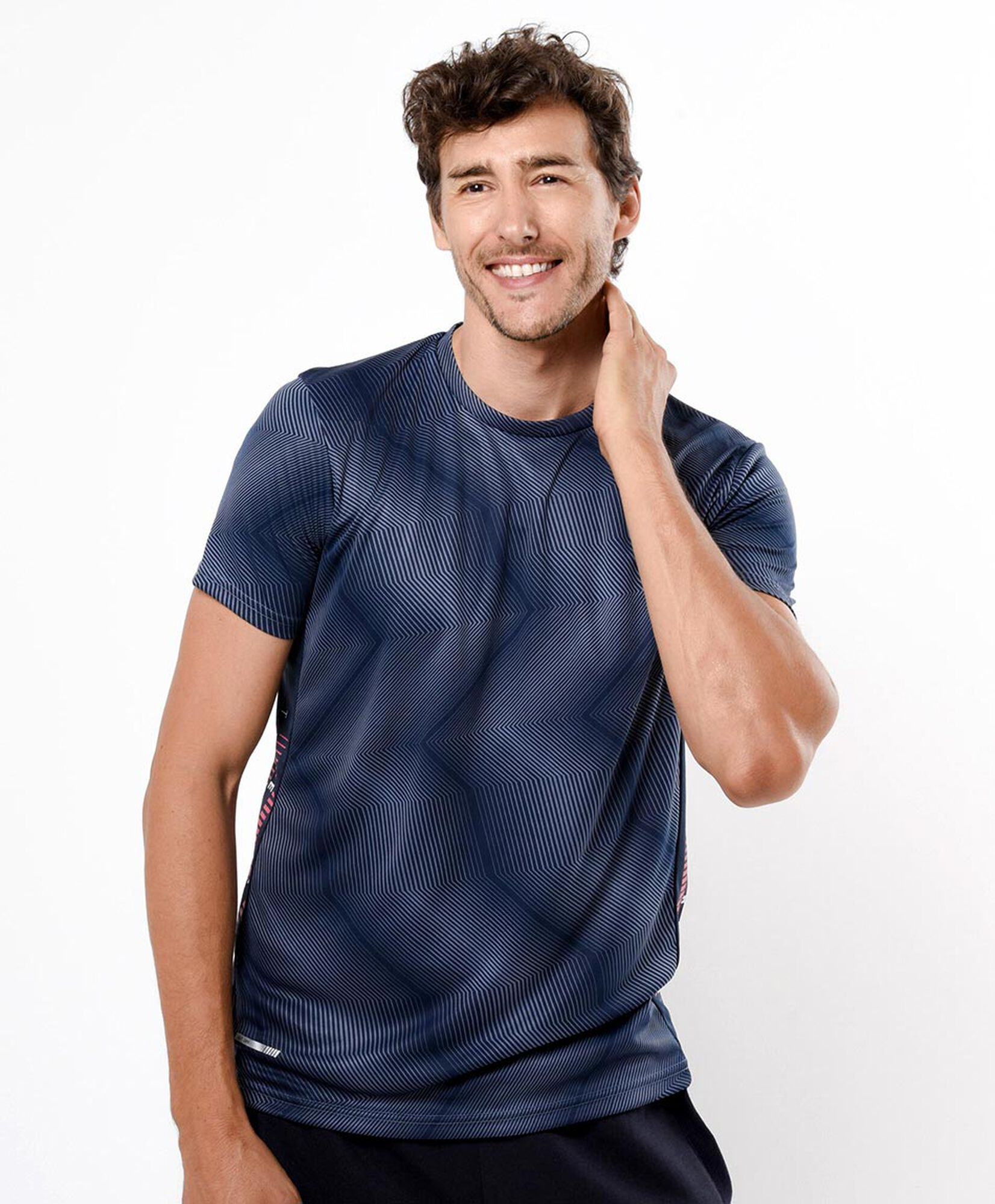 Polera deportiva hombre líneas zigzag Polera deportiva hombre líneas zigzag