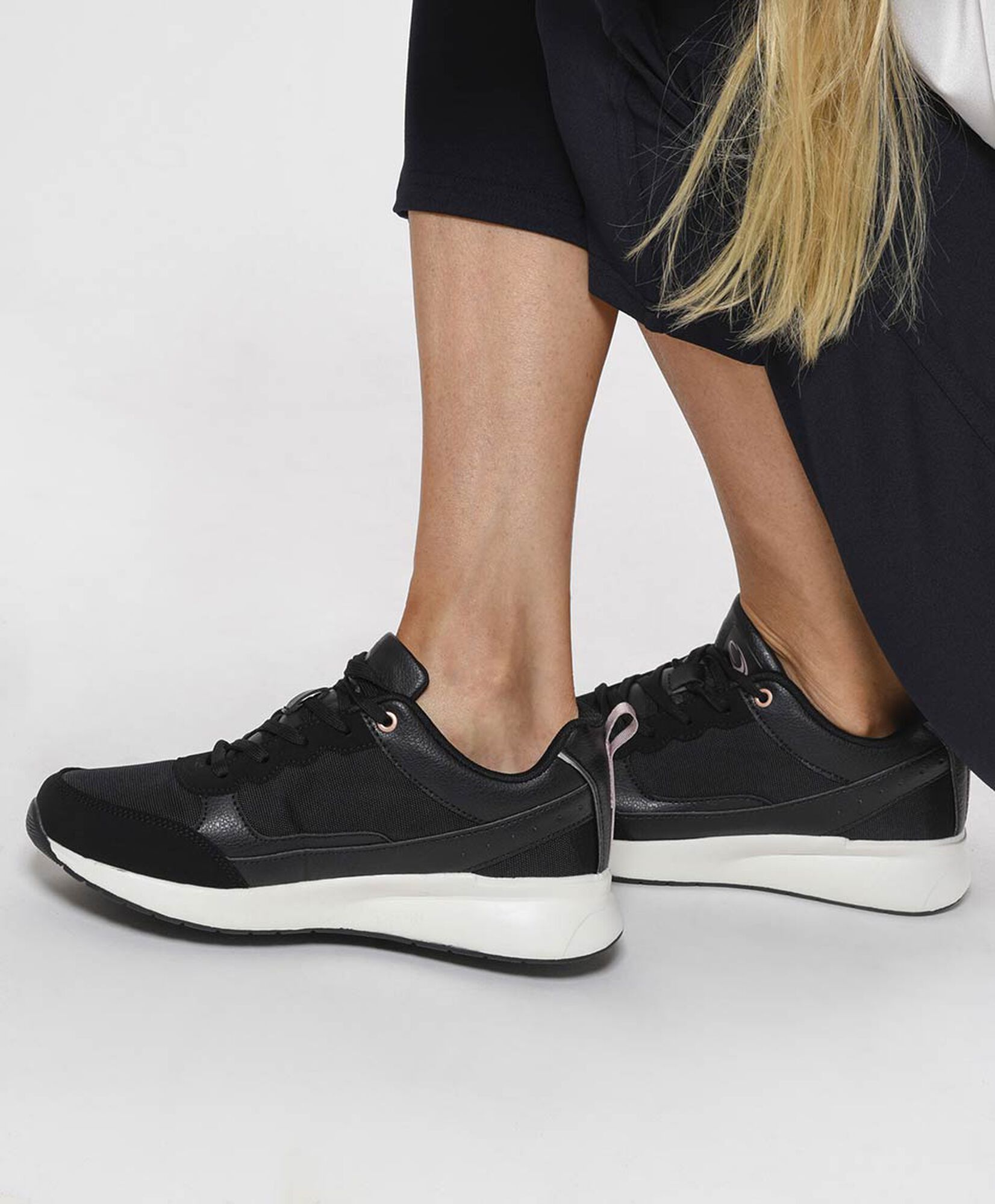 Zapatilla mujer deportiva plataforma Zapatilla mujer deportiva plataforma