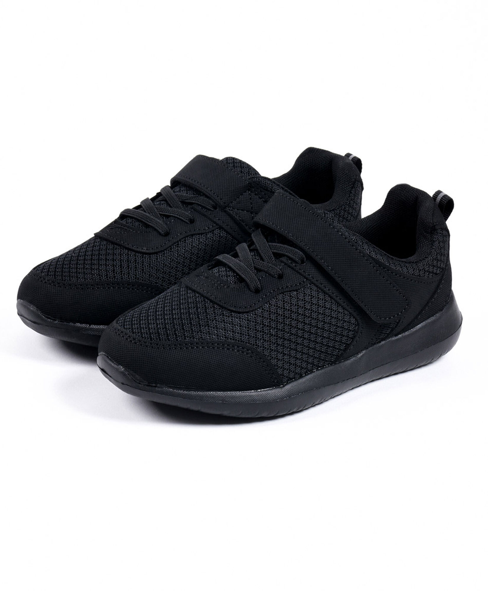 Zapatilla escolar deportiva malla Zapatilla escolar deportiva malla