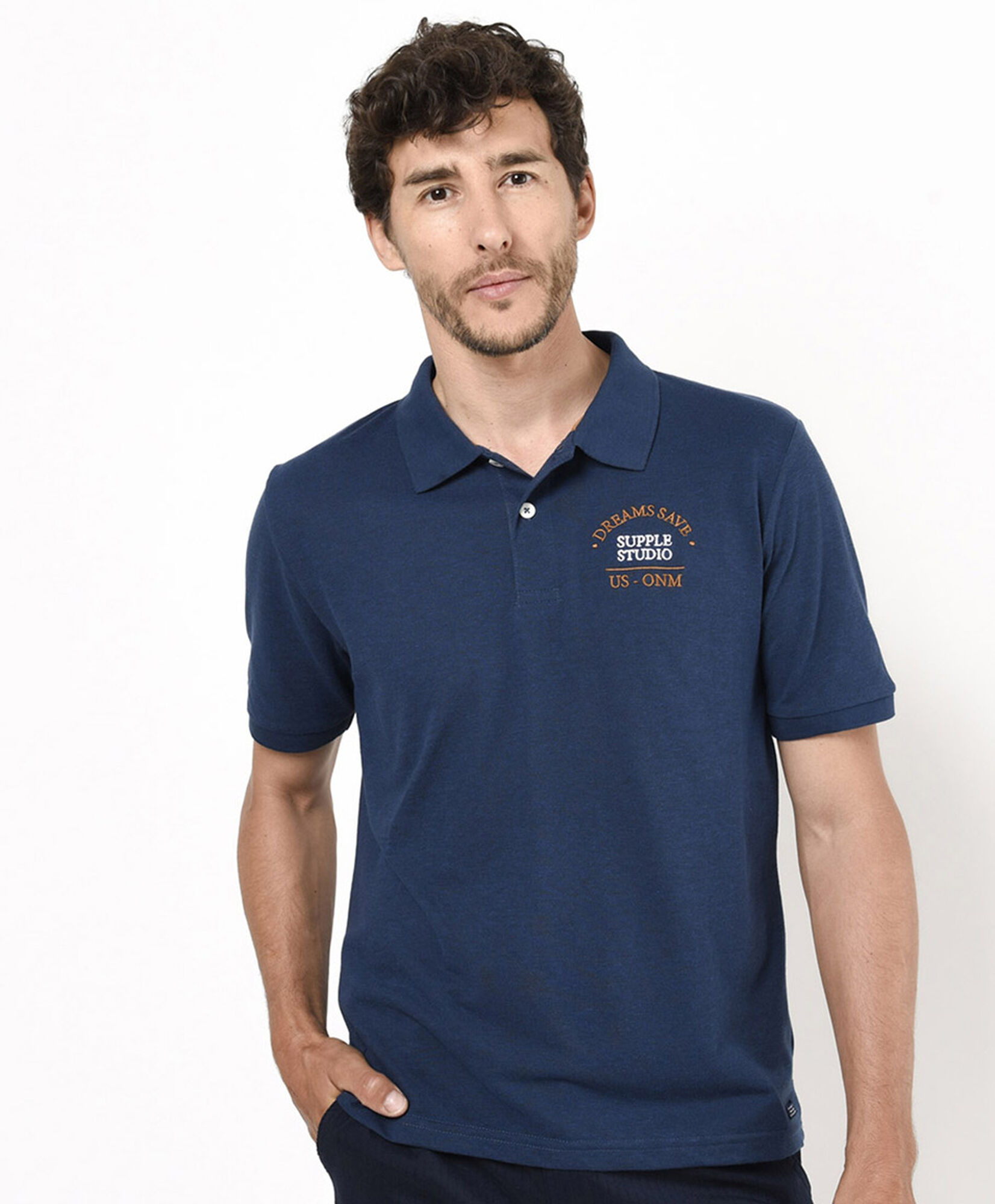 Polera hombre estampado cuello piqué Polera hombre estampado cuello piqué