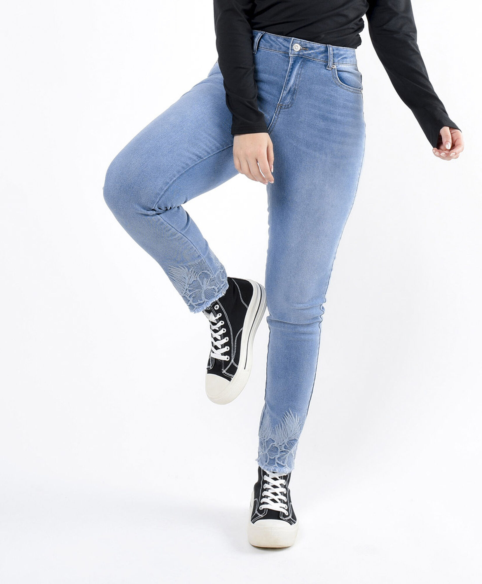 Jeans mujer basta bordada skinny fit Jeans mujer basta bordada skinny fit
