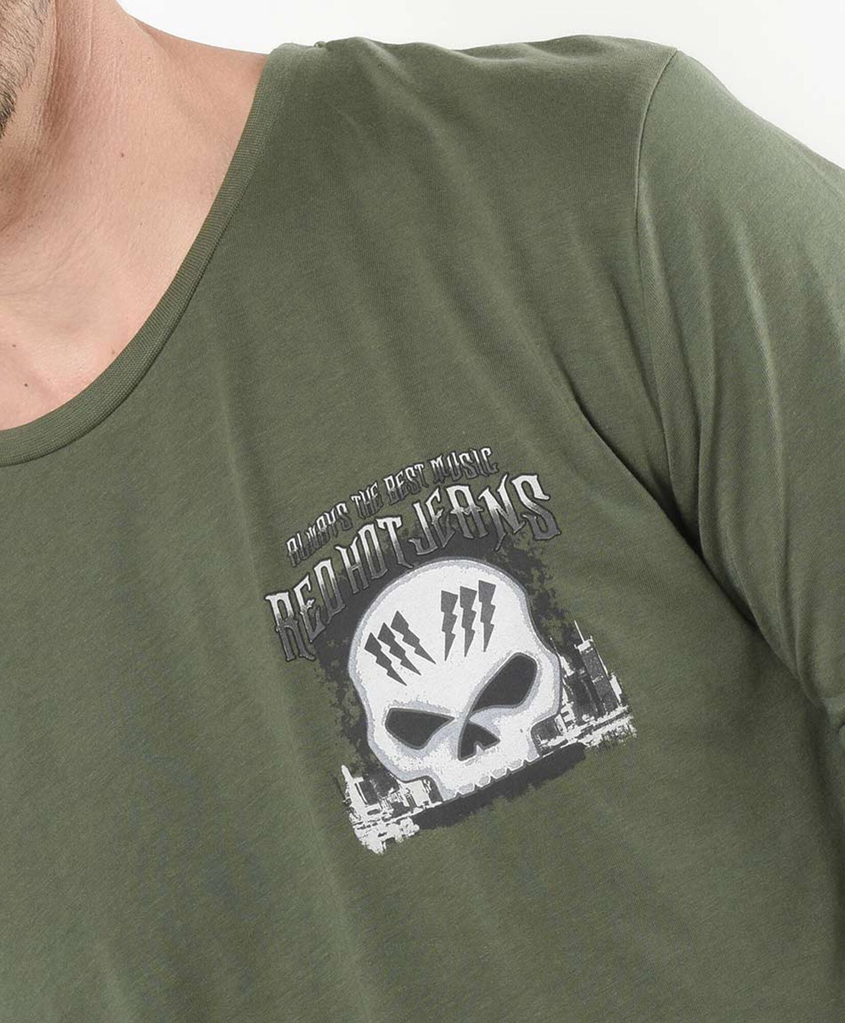 Polera hombre doble estampado calavera Polera hombre doble estampado calavera