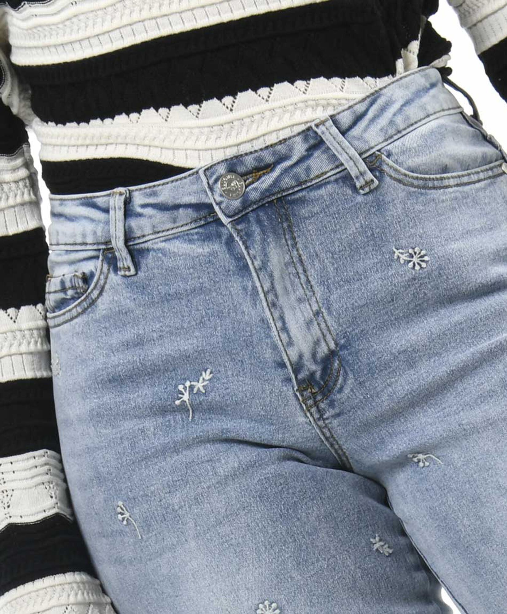 Jeans mujer flores bordadas wide Jeans mujer flores bordadas wide