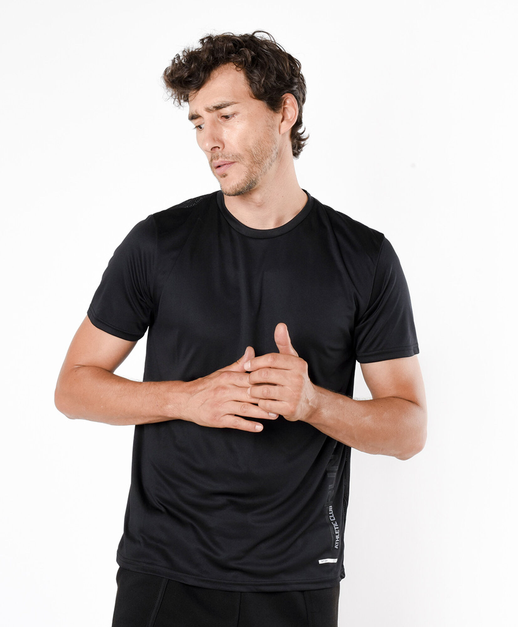 Polera deportiva hombre puntitos negra Polera deportiva hombre puntitos negra