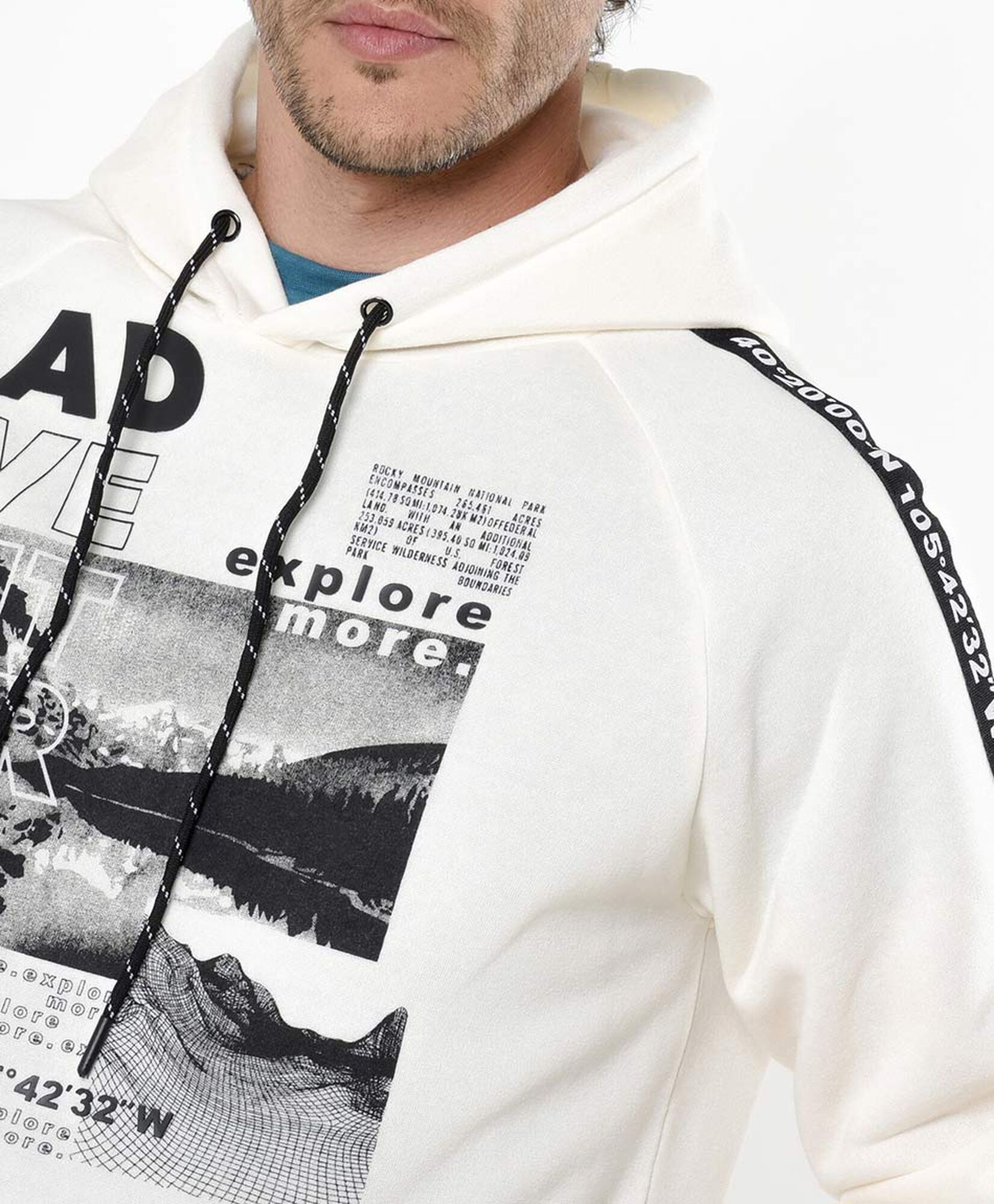 Polerón deportivo hombre franja en mangas Polerón deportivo hombre franja en mangas