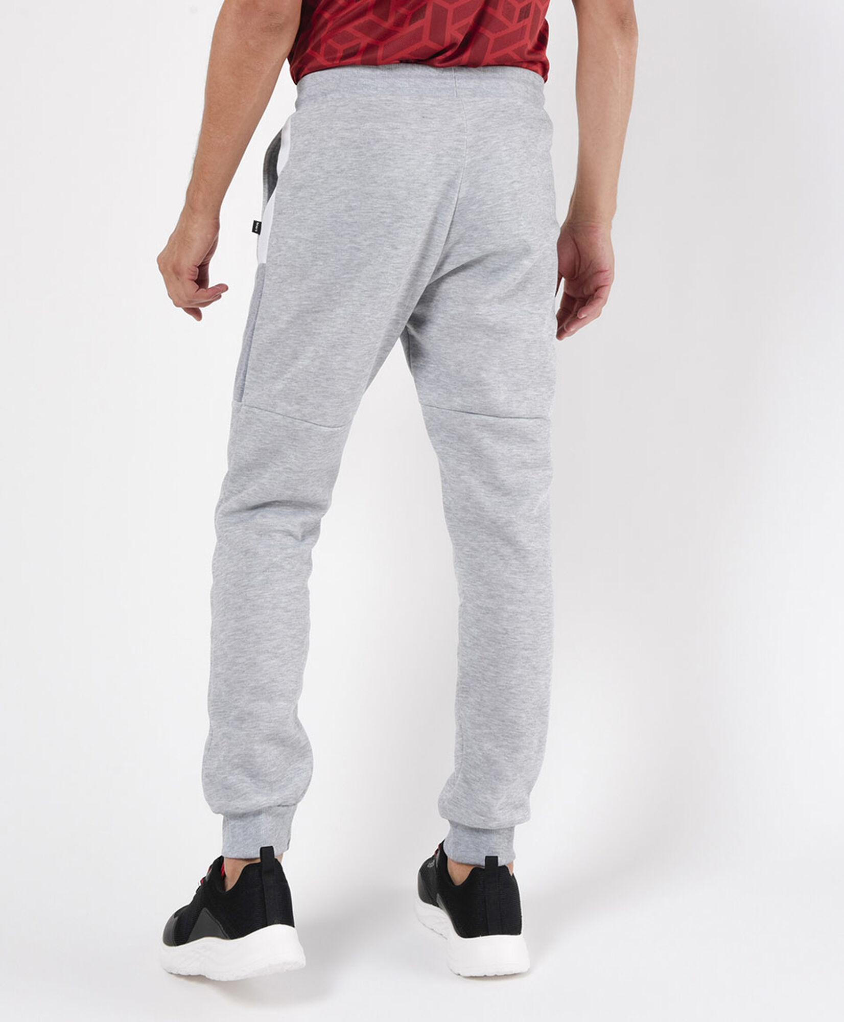 Pantalón de buzo hombre costuras slim fit Pantalón de buzo hombre costuras slim fit