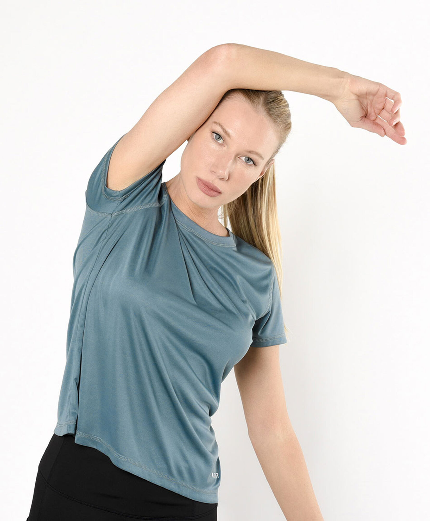 Polera deportiva mujer lisa espalda malla Polera deportiva mujer lisa espalda malla