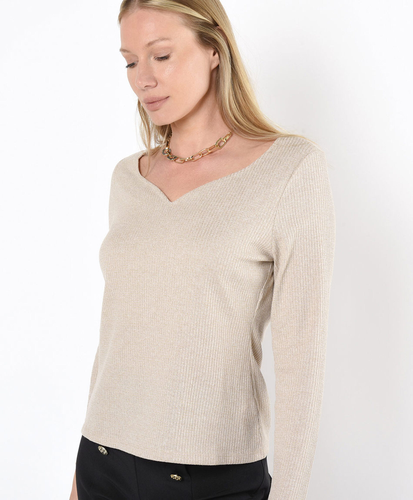 Polera mujer escote y brillos Polera mujer escote y brillos