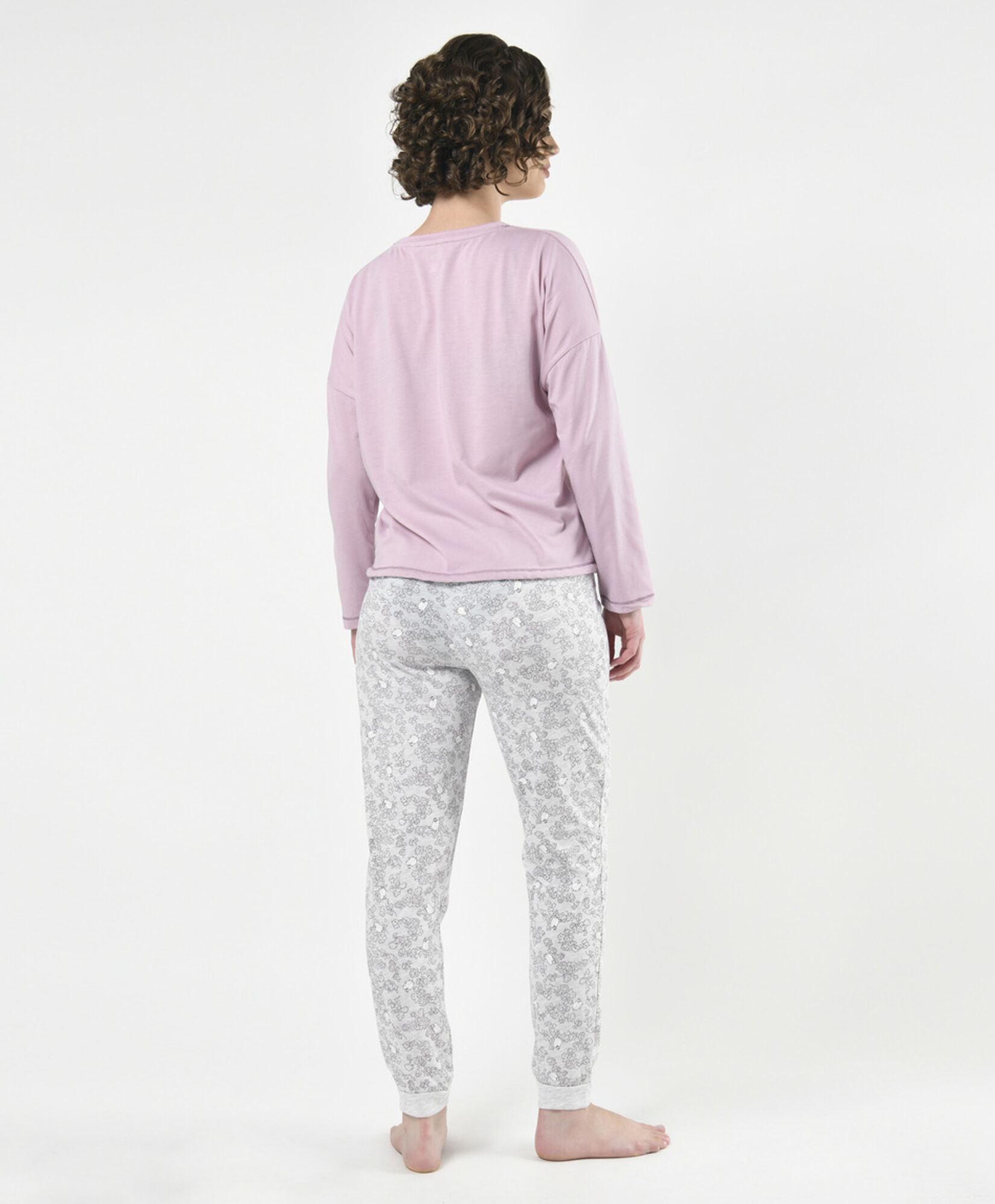 Pijama mujer floreado y gatito Pijama mujer floreado y gatito