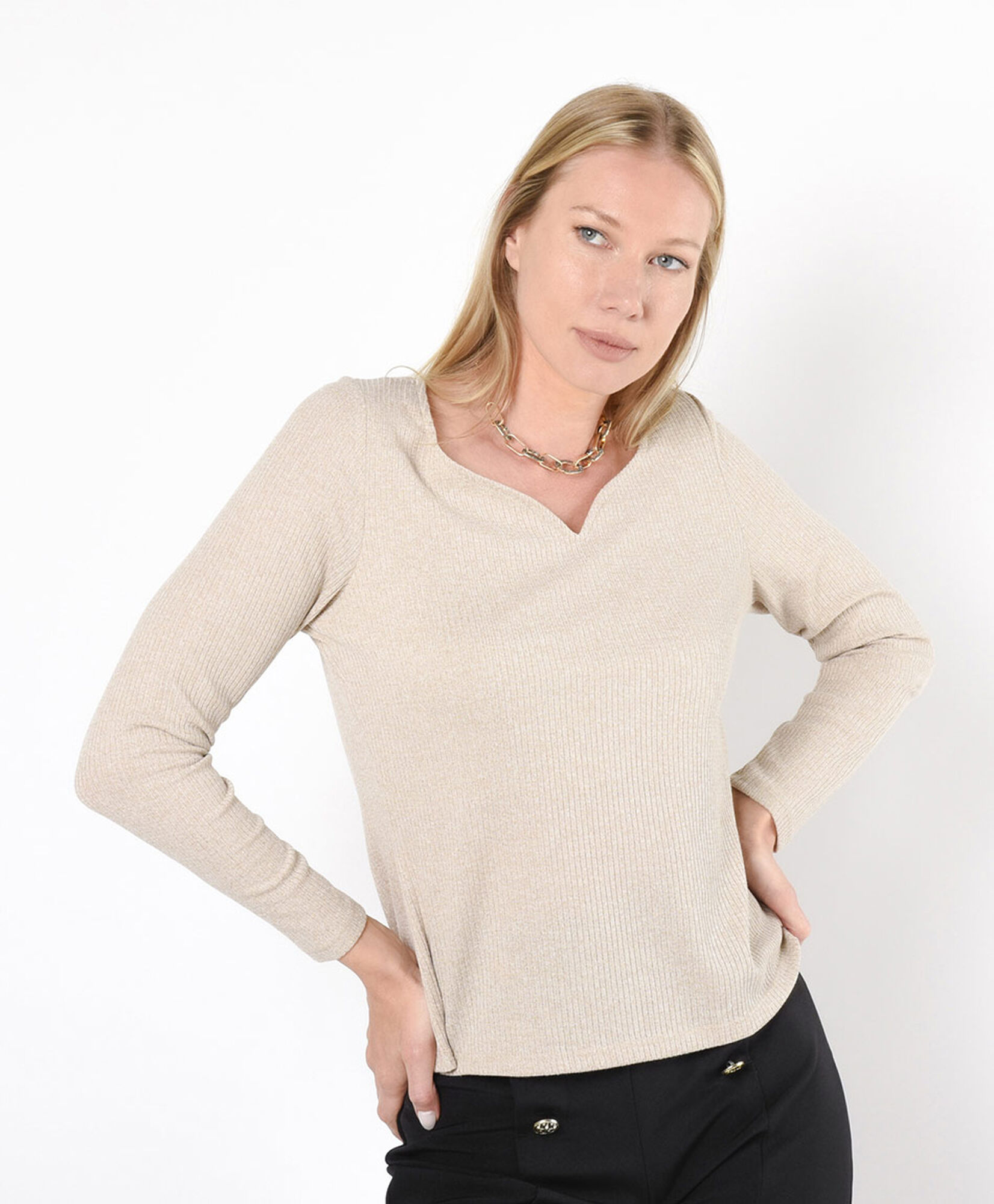 Polera mujer escote y brillos Polera mujer escote y brillos