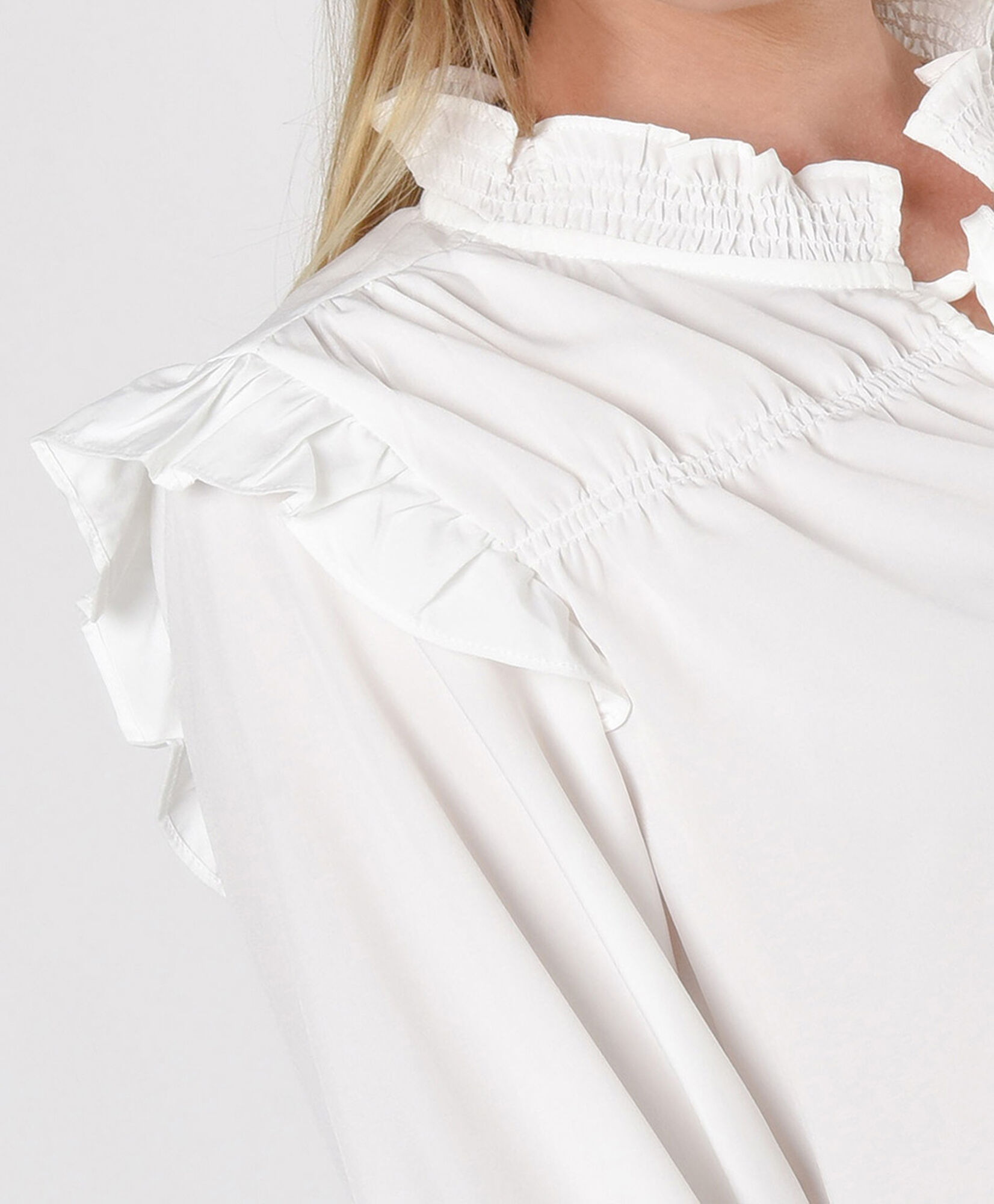 Blusa mujer vuelos y lazo Blusa mujer vuelos y lazo