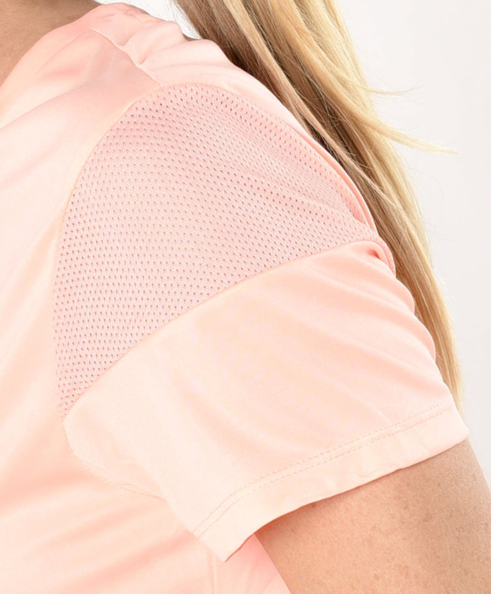 Polera deportiva mujer espalda abierta Polera deportiva mujer espalda abierta