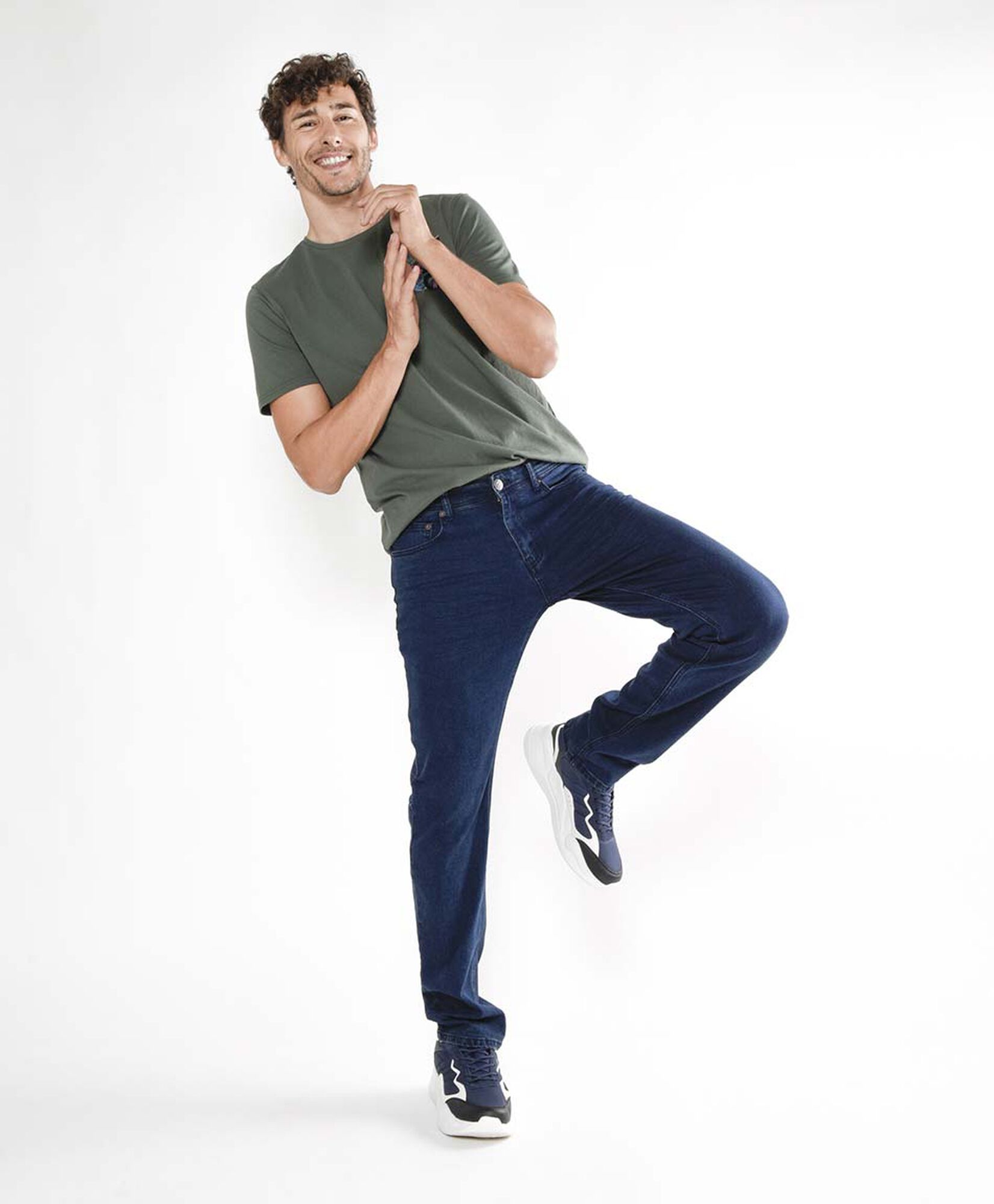 Jeans hombre clásico slim fit Jeans hombre clásico slim fit