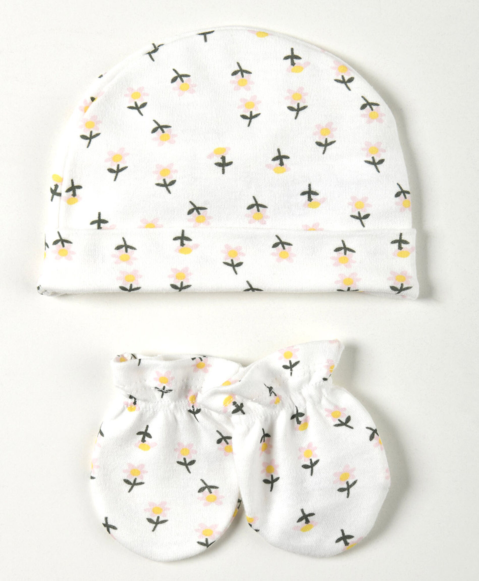 Pack gorro y mitones bebé florcitas Pack gorro y mitones bebé florcitas