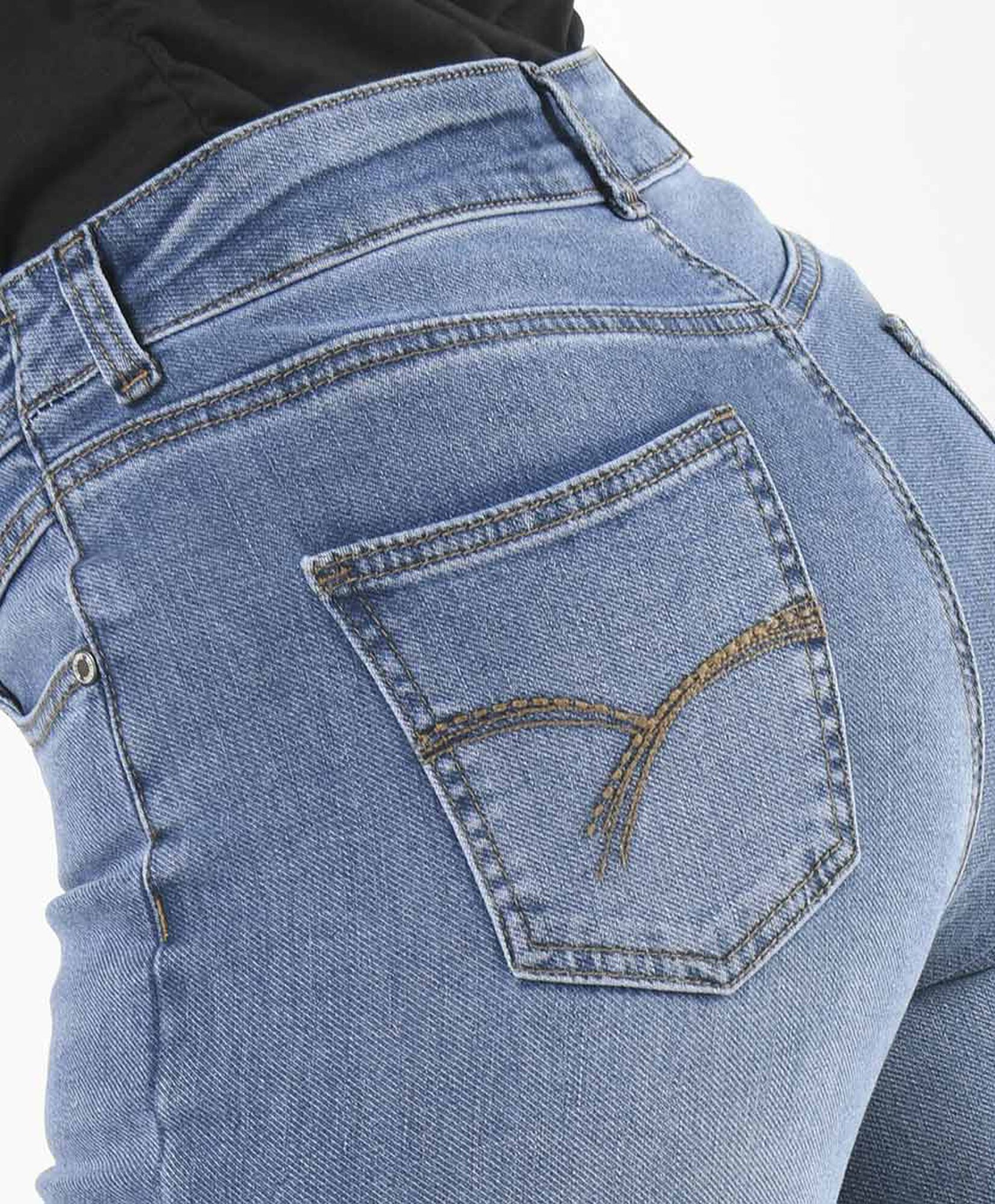 Jeans mujer basta bordada Jeans mujer basta bordada