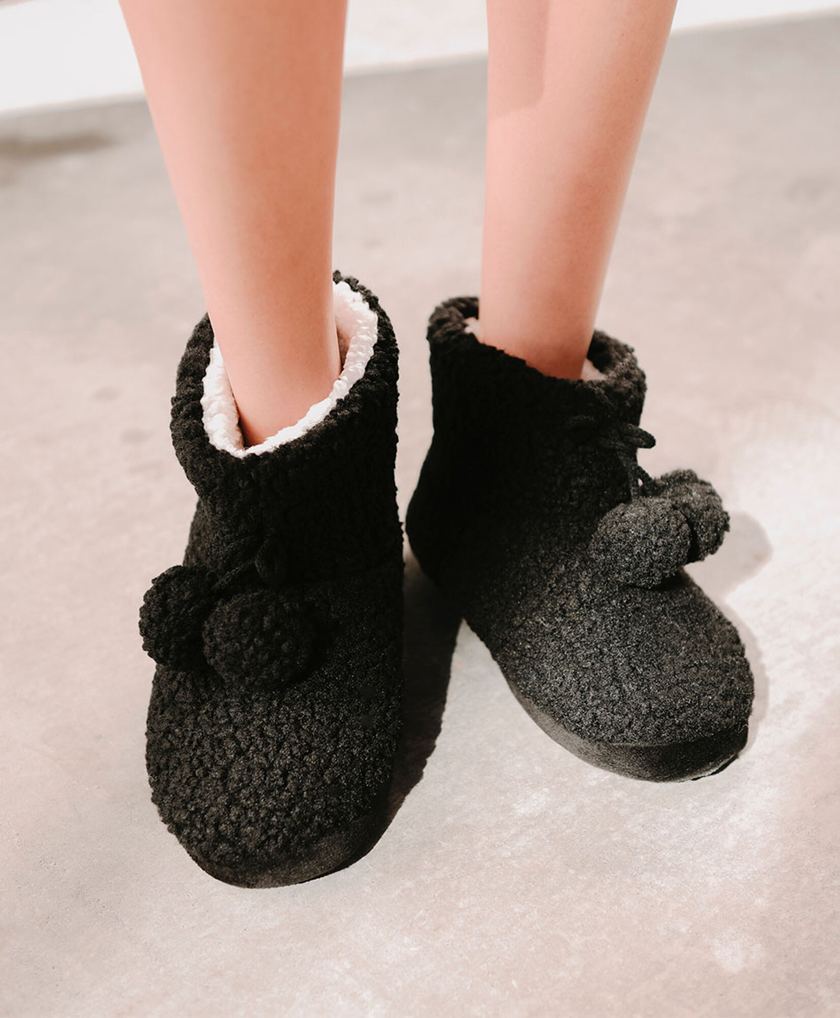 Pantufla mujer pompones Pantufla mujer pompones