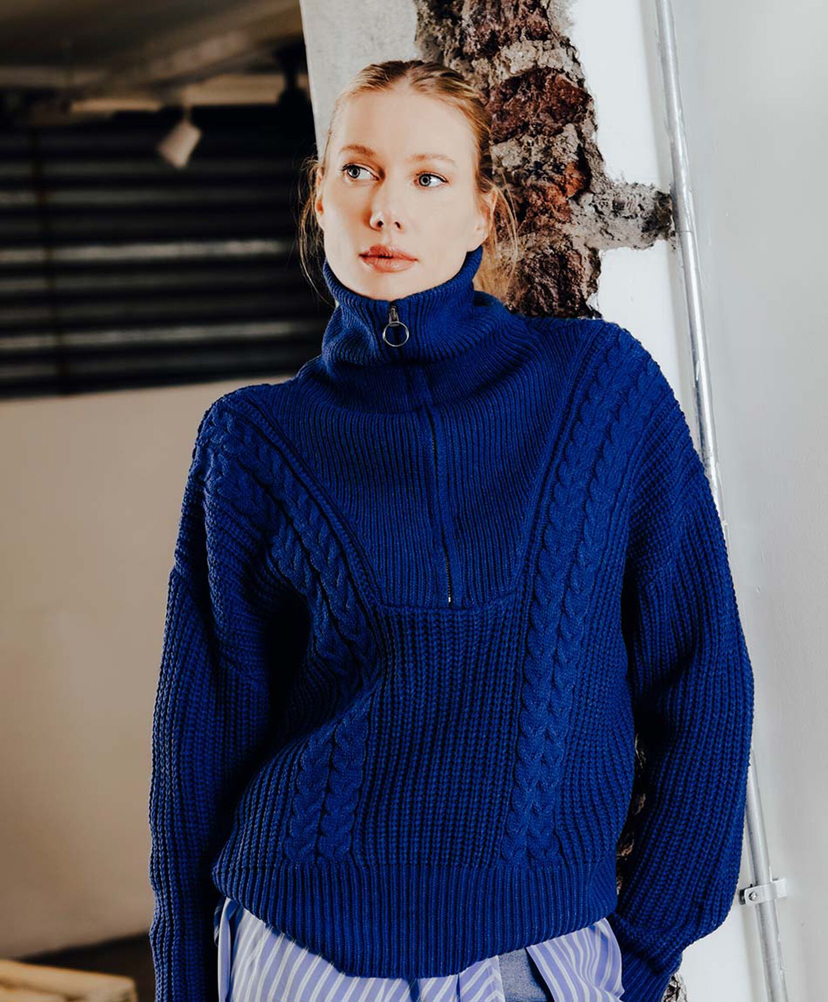 Sweater mujer trenzado cuello alto Sweater mujer trenzado cuello alto