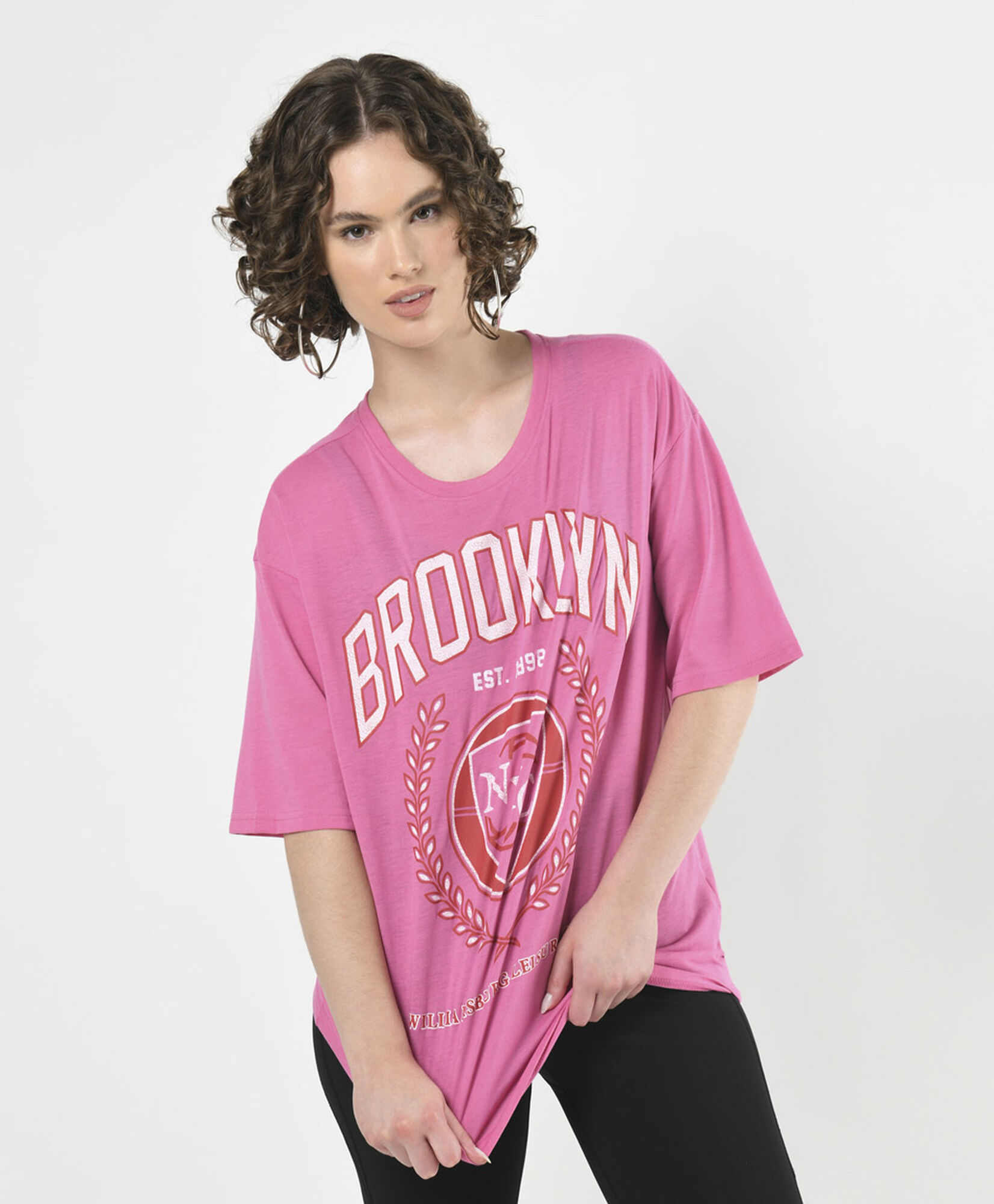 Polera deportiva mujer brooklyn oversize Polera deportiva mujer brooklyn oversize