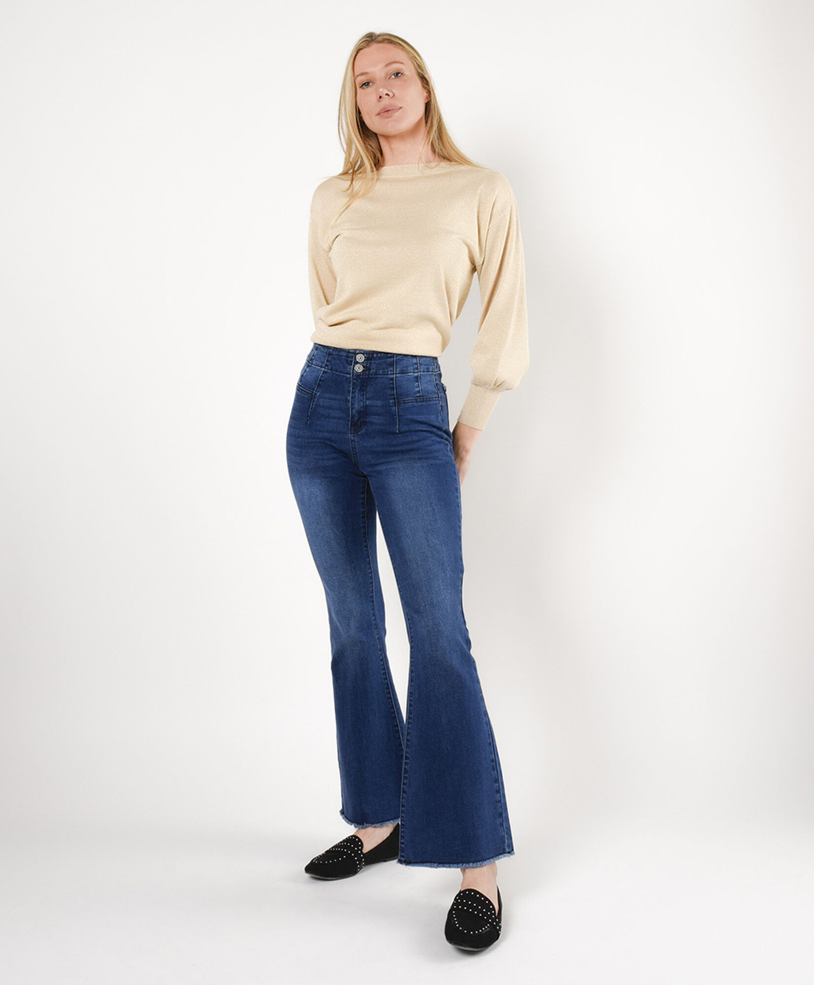 Jeans mujer pretina con pinzas flare Jeans mujer pretina con pinzas flare