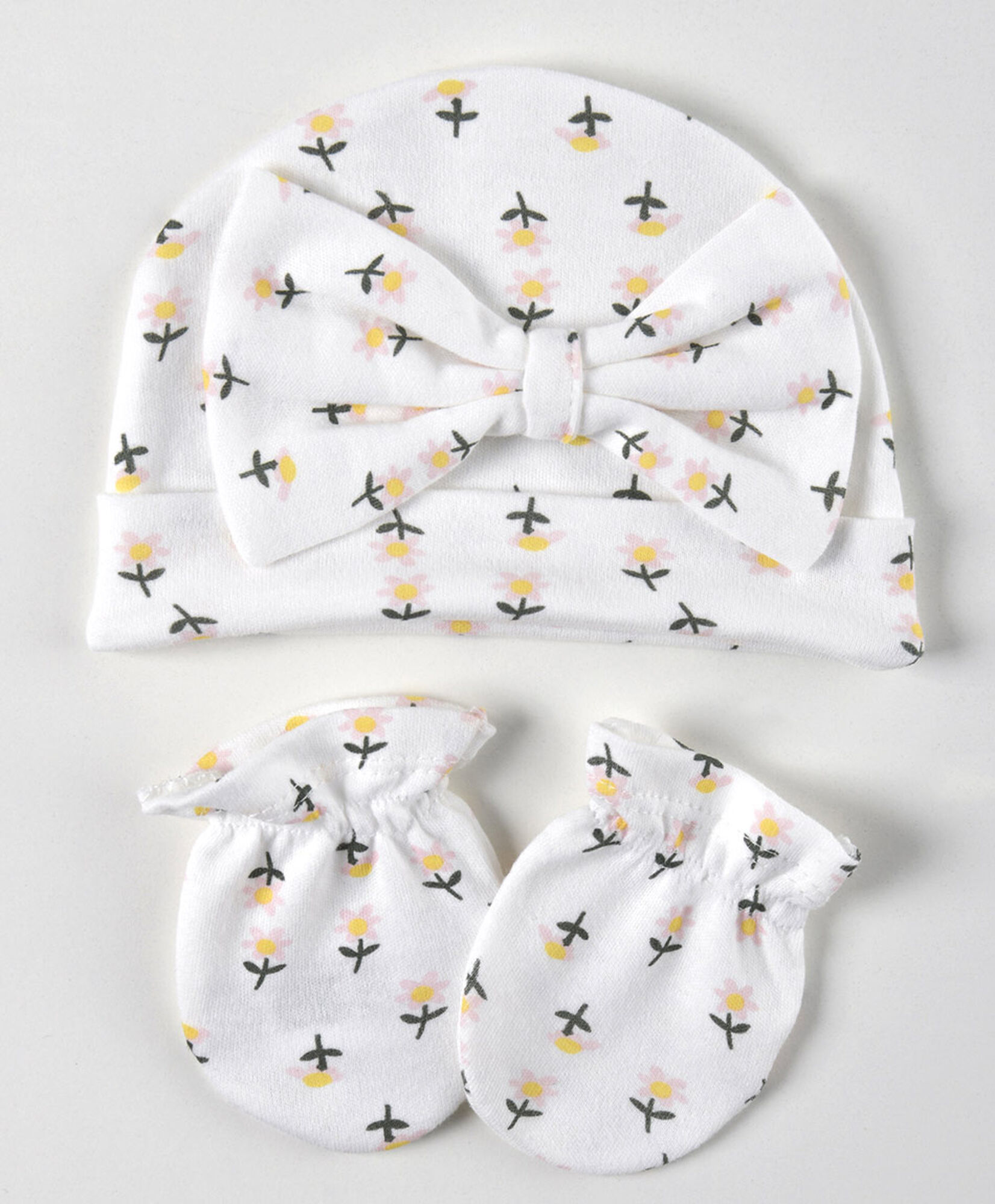 Pack gorro y mitones bebé florcitas Pack gorro y mitones bebé florcitas