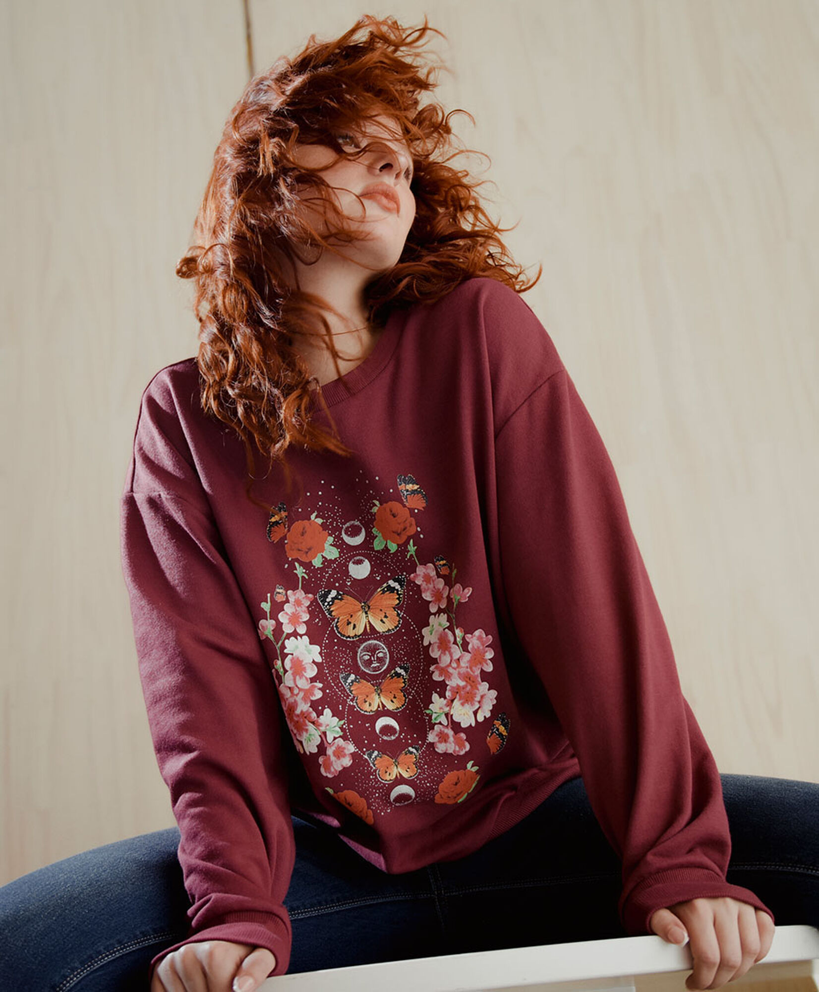 Polerón mujer estampado mariposas Polerón mujer estampado mariposas