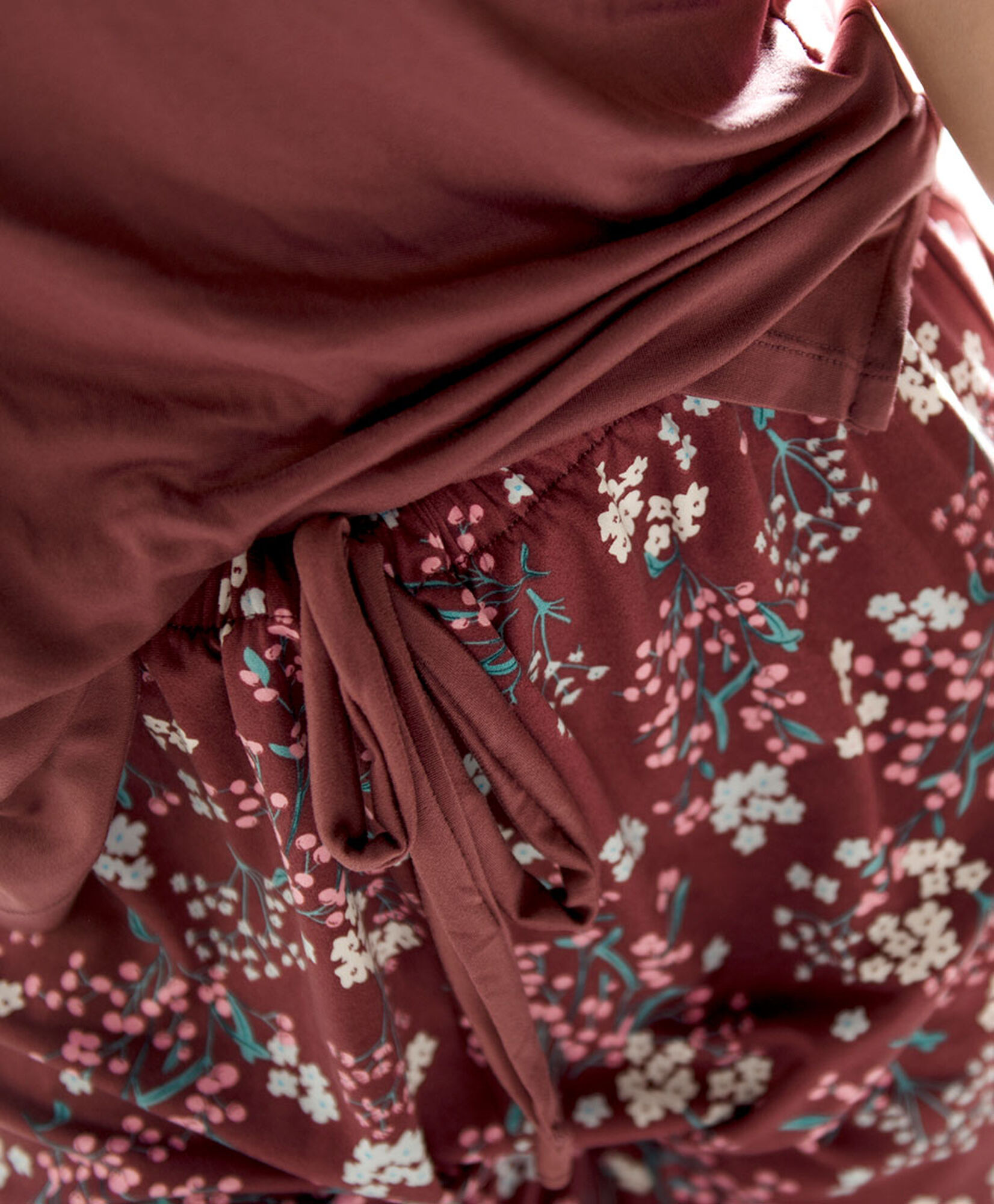 Pijama mujer encaje floreado Pijama mujer encaje floreado