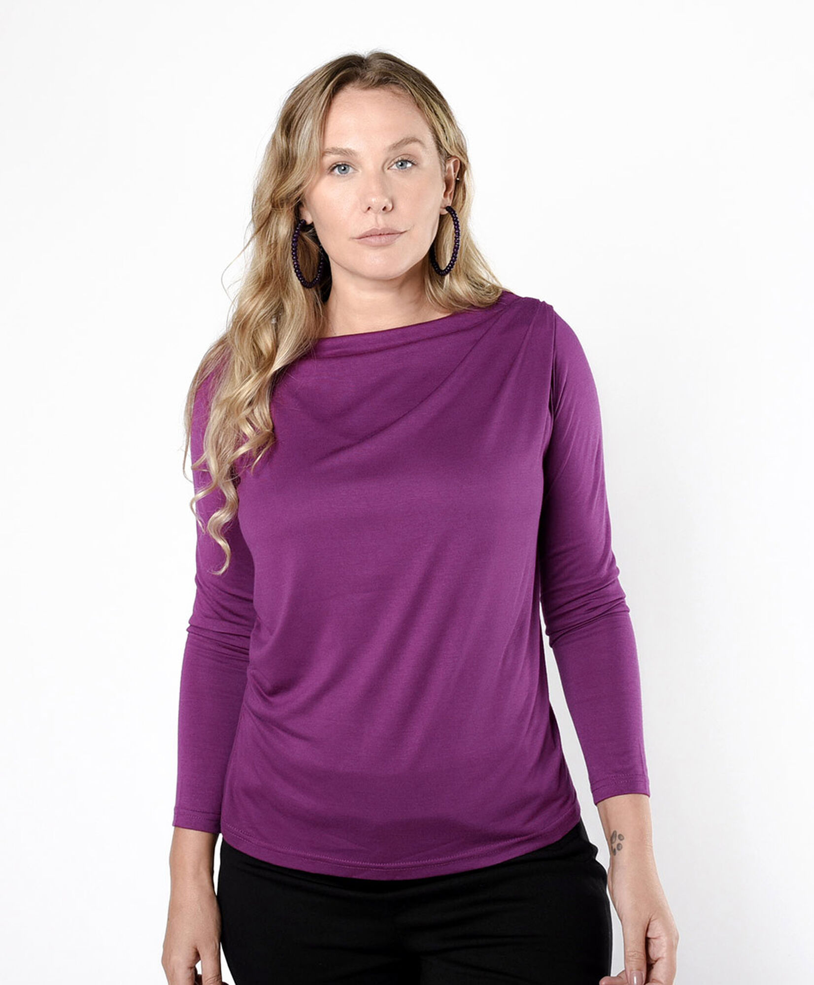 Polera mujer cuello ancho Polera mujer cuello ancho