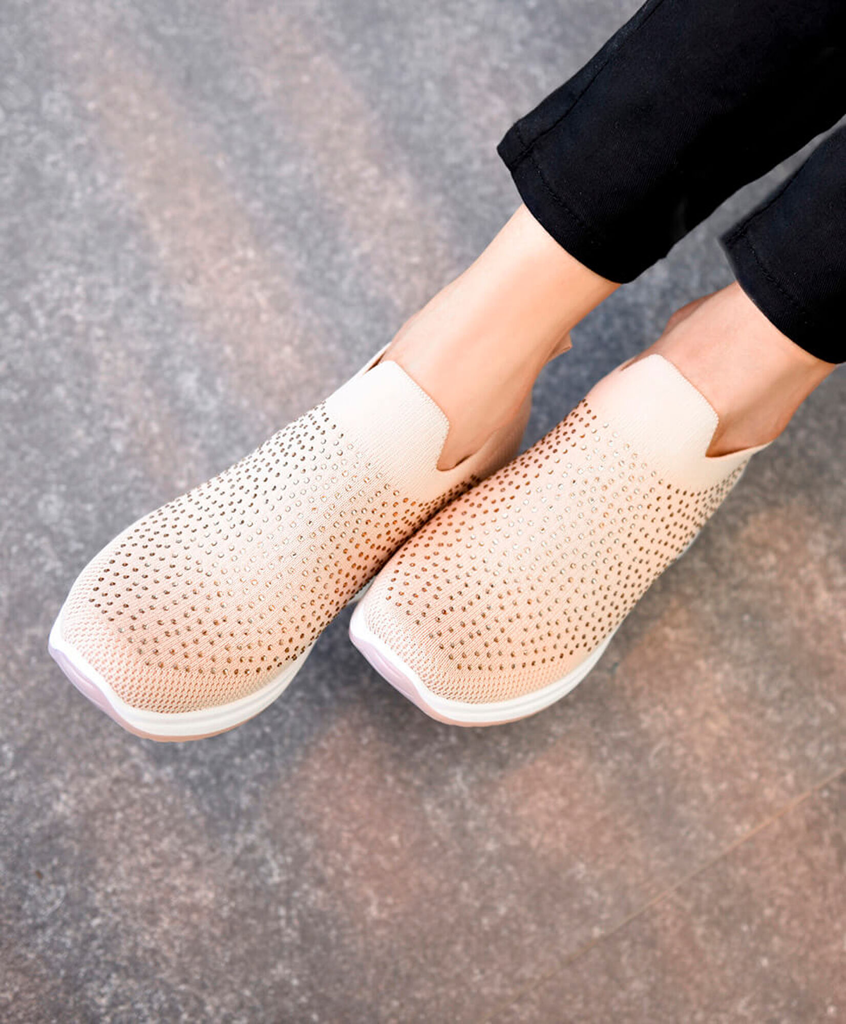 Zapatilla mujer elasticada piedras Zapatilla mujer elasticada piedras