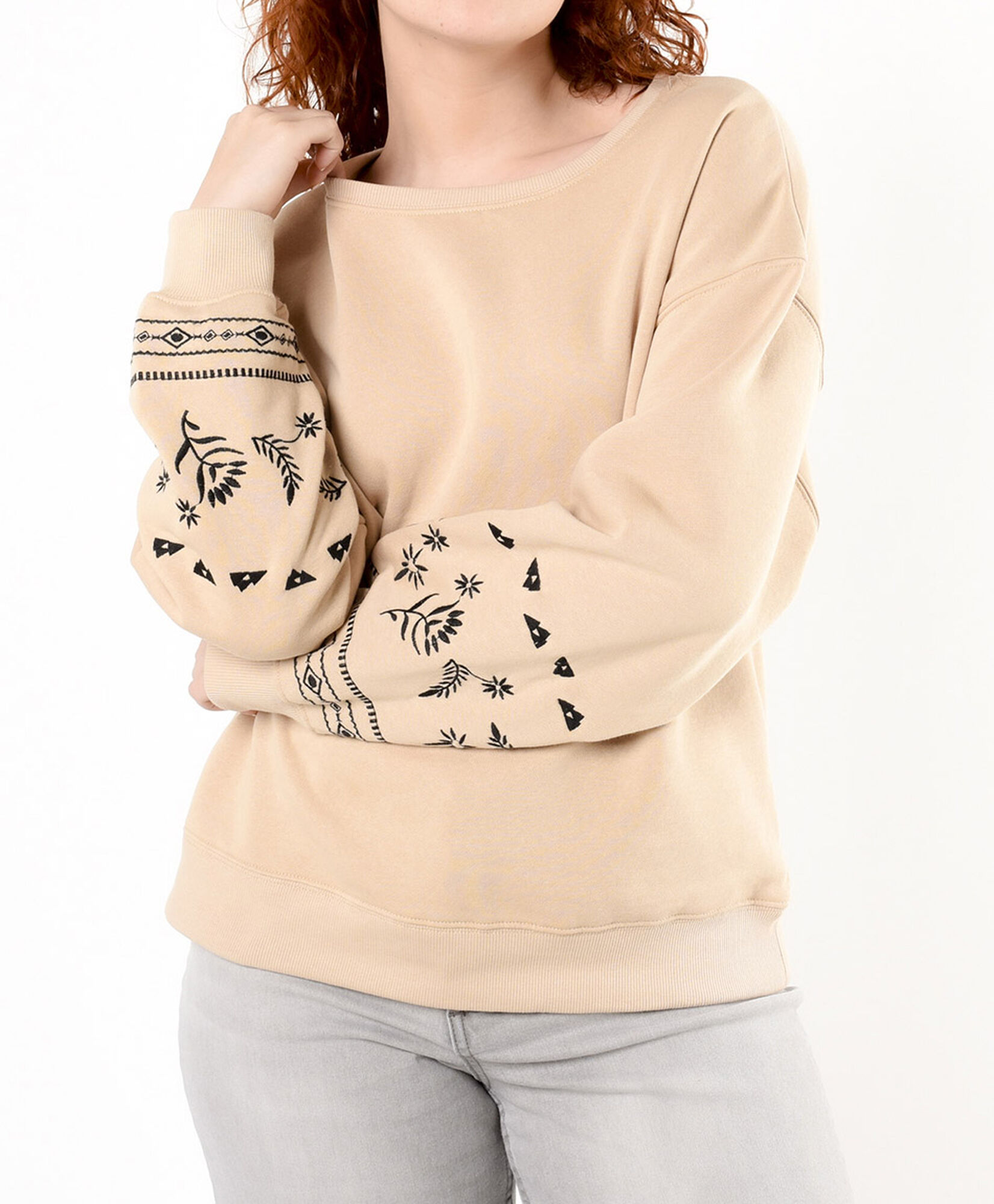 Polerón mujer mangas bordadas Polerón mujer mangas bordadas