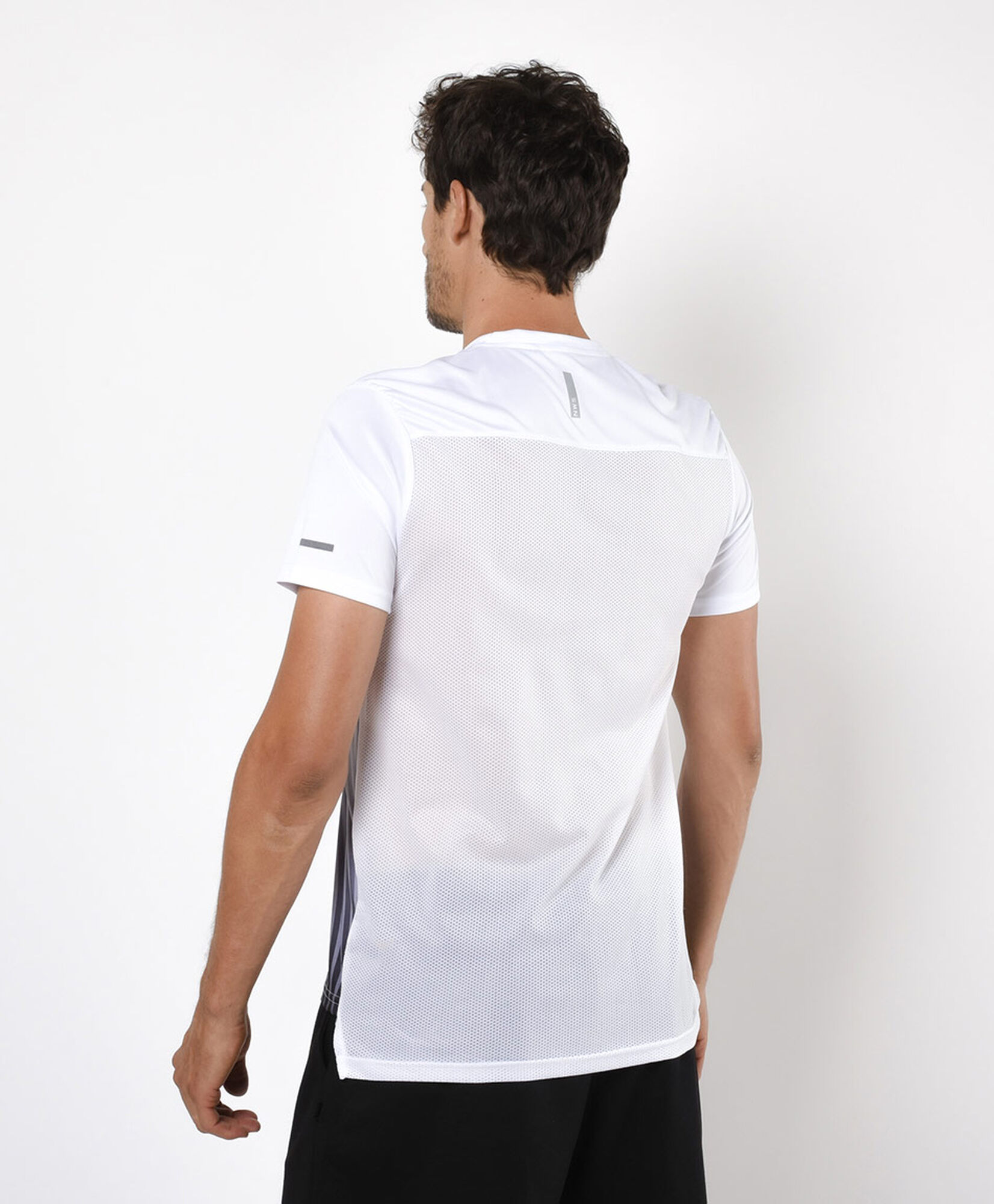 Polera deportiva hombre líneas degradé Polera deportiva hombre líneas degradé