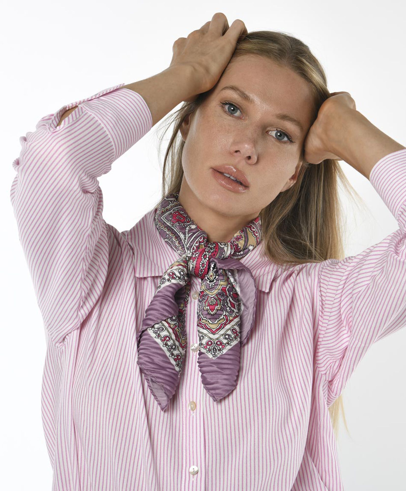Pañuelo mujer estampado florcitas Pañuelo mujer estampado florcitas