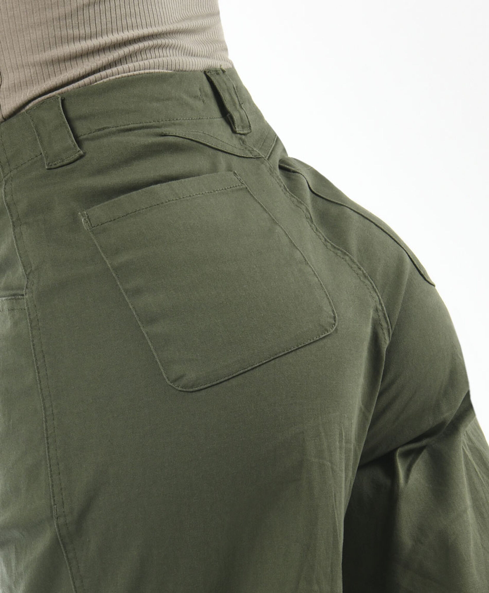 Pantalón mujer basta bordada Pantalón mujer basta bordada