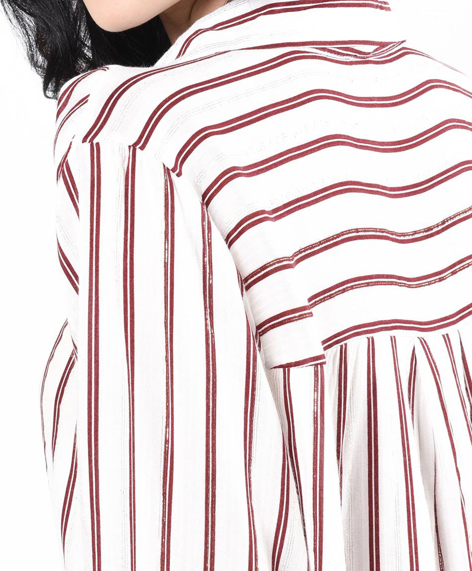 Blusa mujer líneas y brillos Blusa mujer líneas y brillos