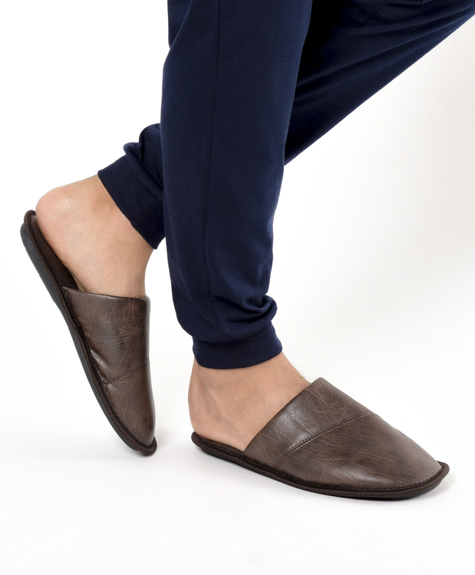 Pantufla hombre cuerina y gamuza Pantufla hombre cuerina y gamuza