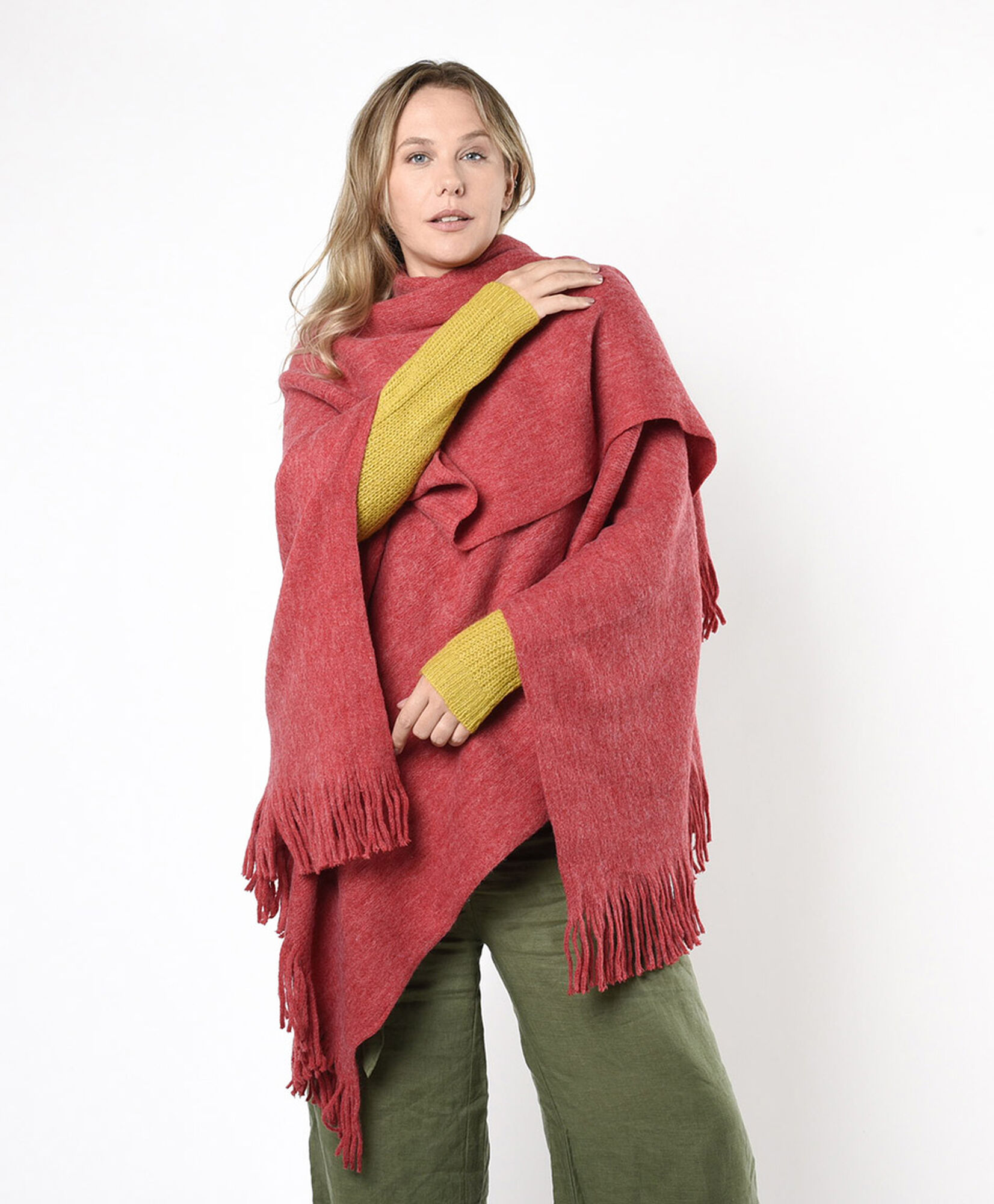 Poncho mujer liso flecos Poncho mujer liso flecos
