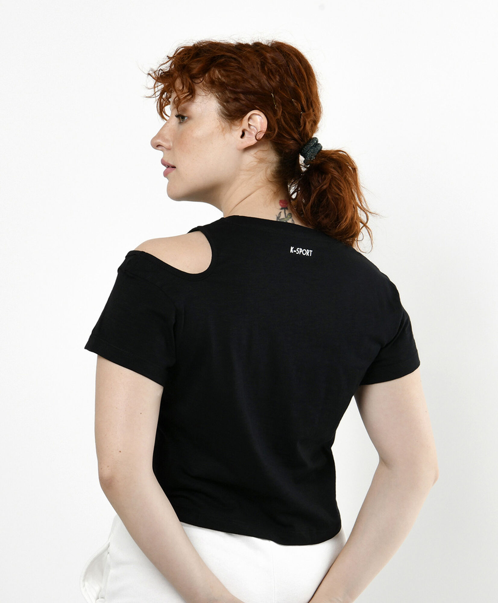 Polera deportiva mujer cut out crop Polera deportiva mujer cut out crop