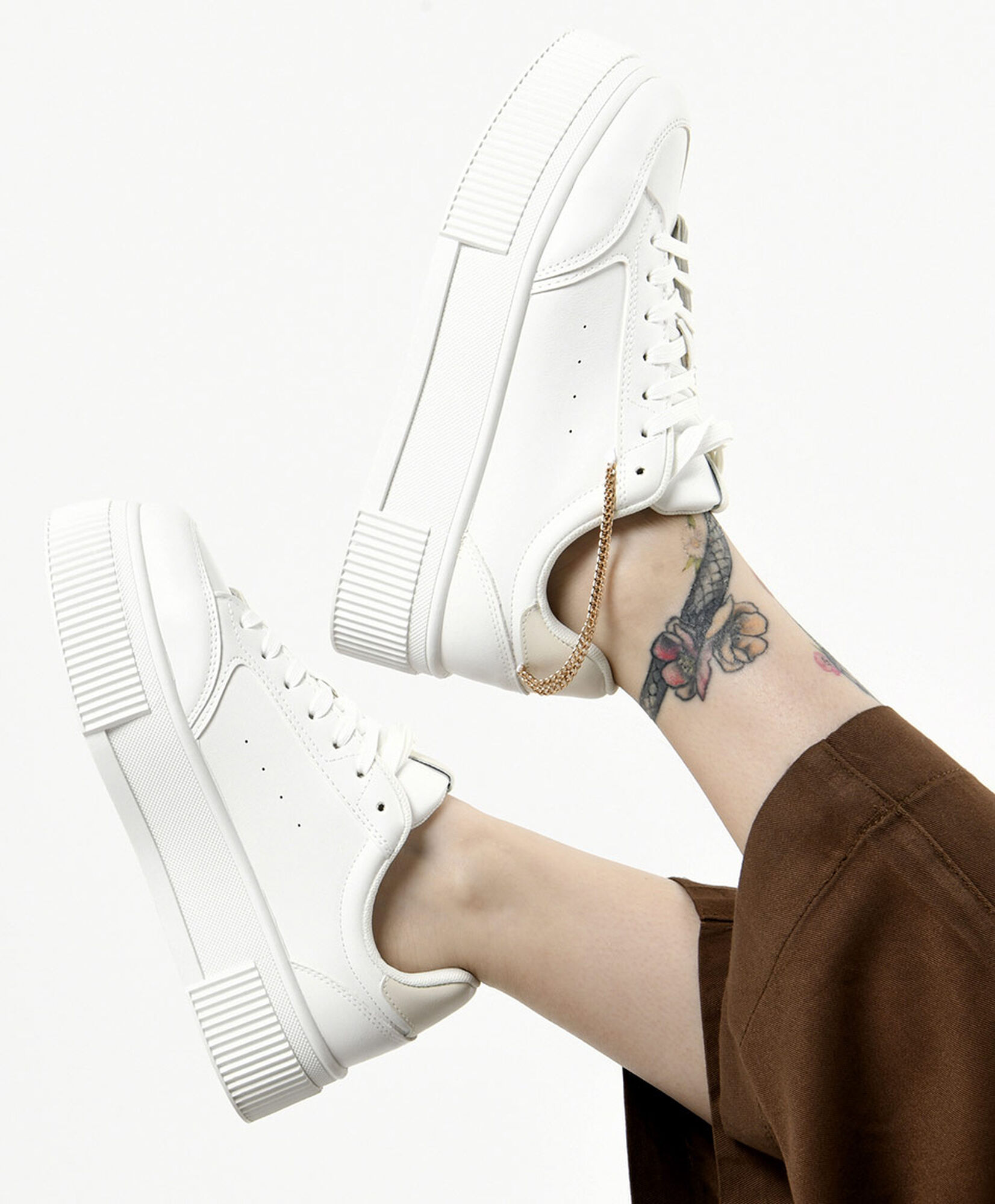 Zapatilla mujer cadenas plataforma Zapatilla mujer cadenas plataforma
