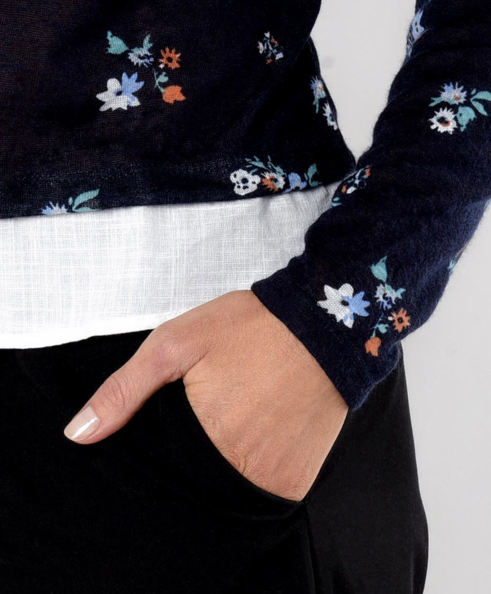 Polera mujer floreada con basta Polera mujer floreada con basta