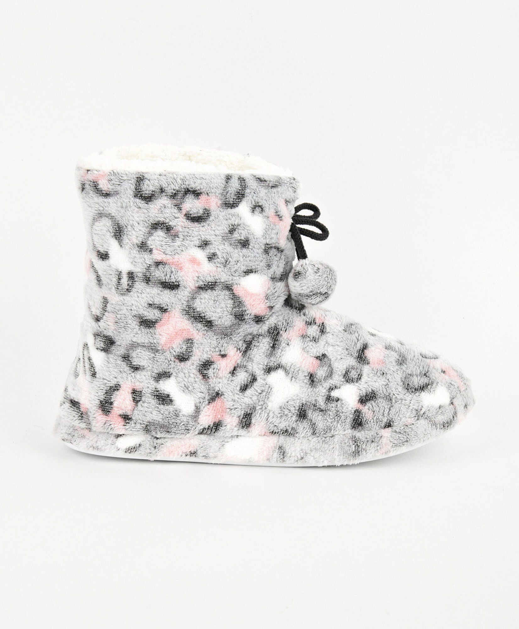 Pantufla mujer animal print caña alta Pantufla mujer animal print caña alta