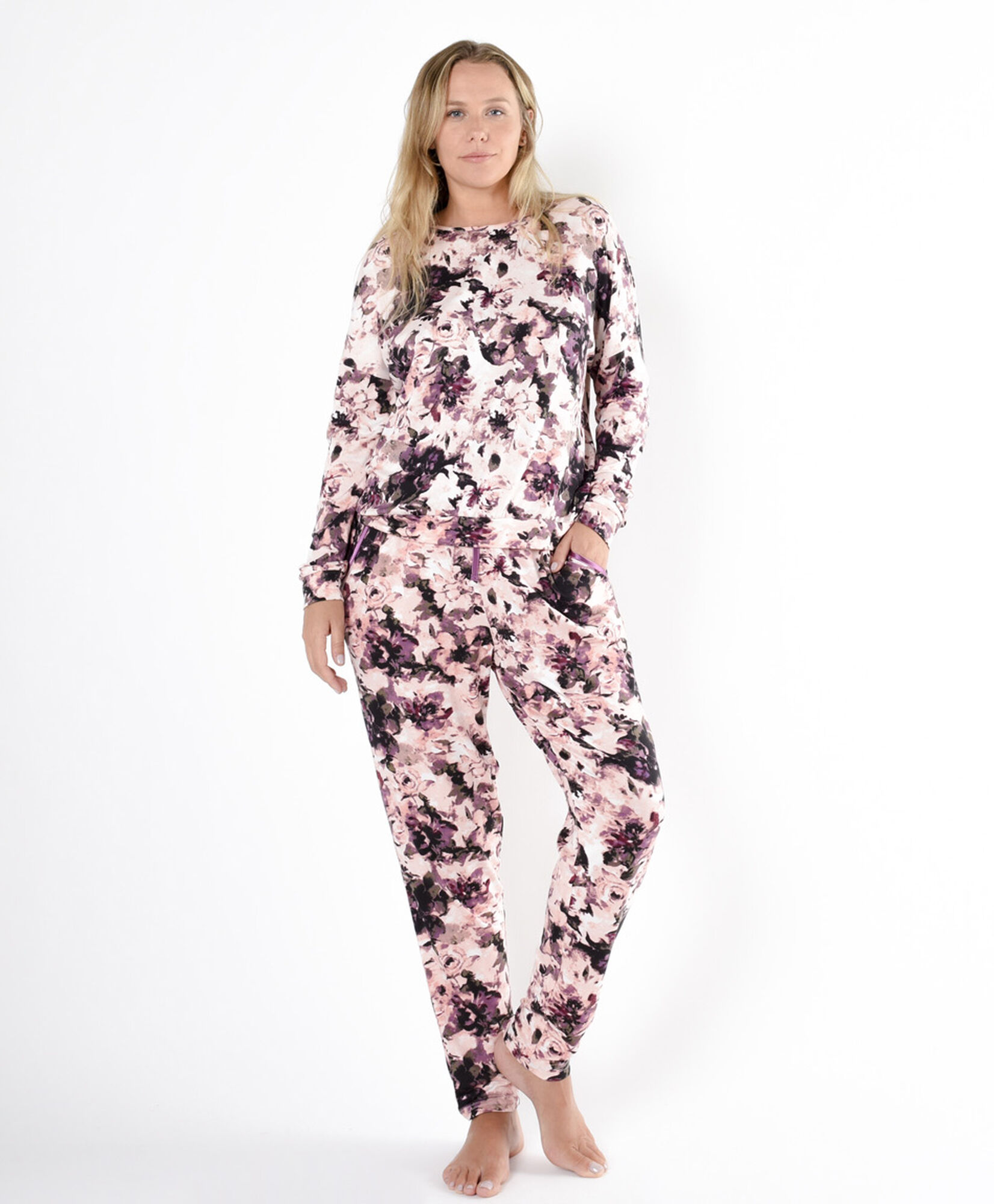 Pijama mujer diseño floreado rosado Pijama mujer diseño floreado rosado