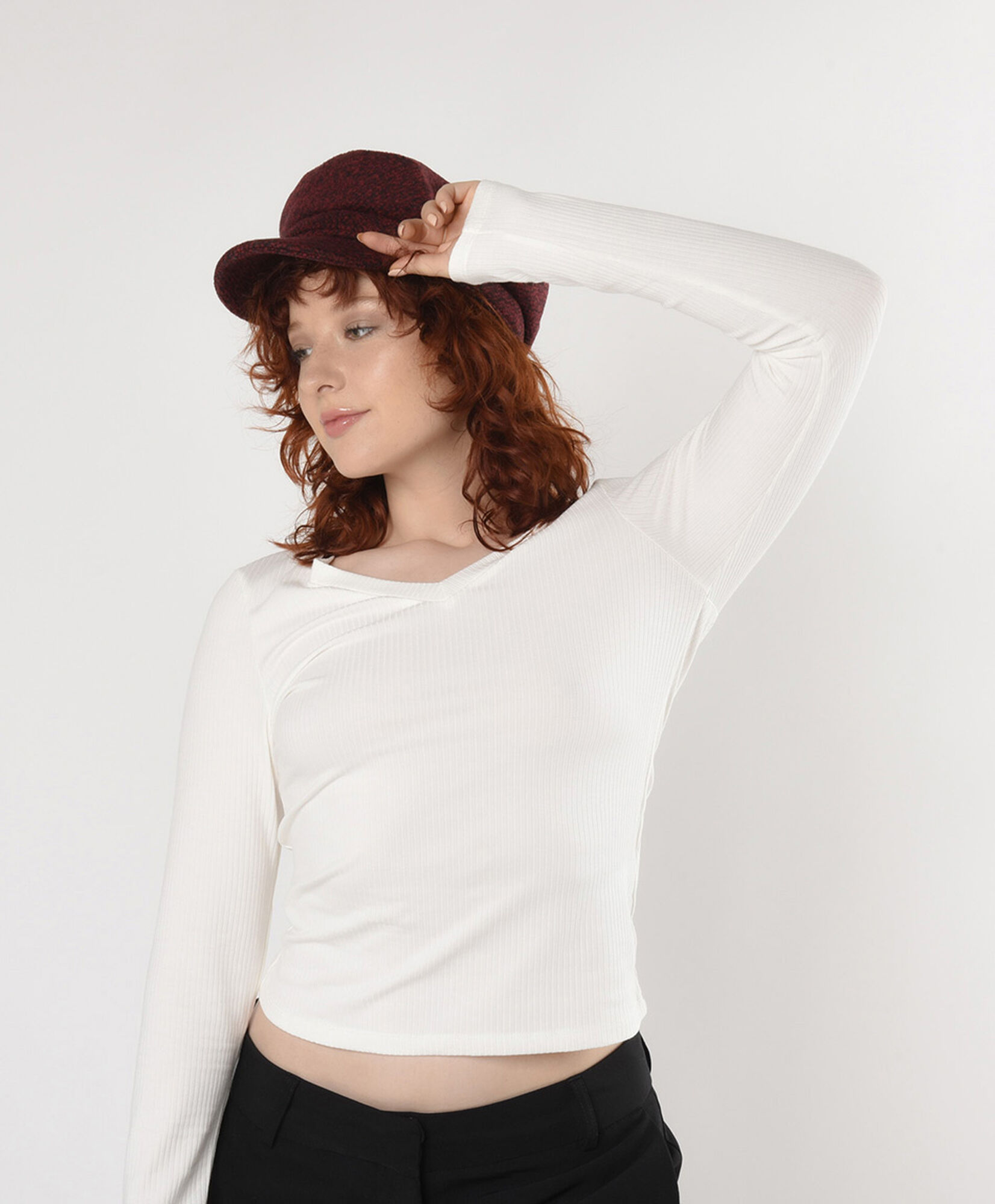 Polera mujer acanalada cuello en v blanca Polera mujer acanalada cuello en v blanca