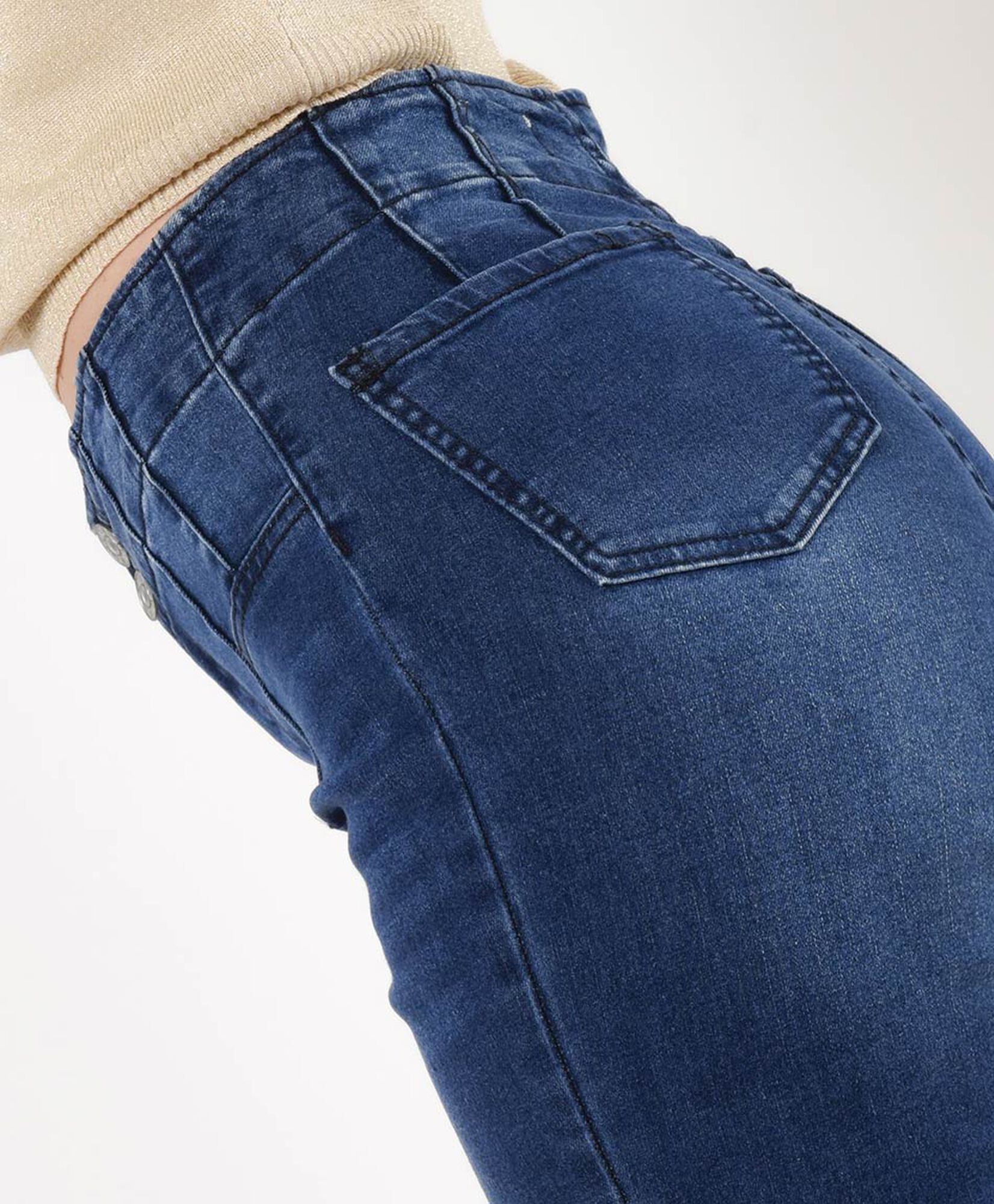 Jeans mujer pretina con pinzas flare Jeans mujer pretina con pinzas flare